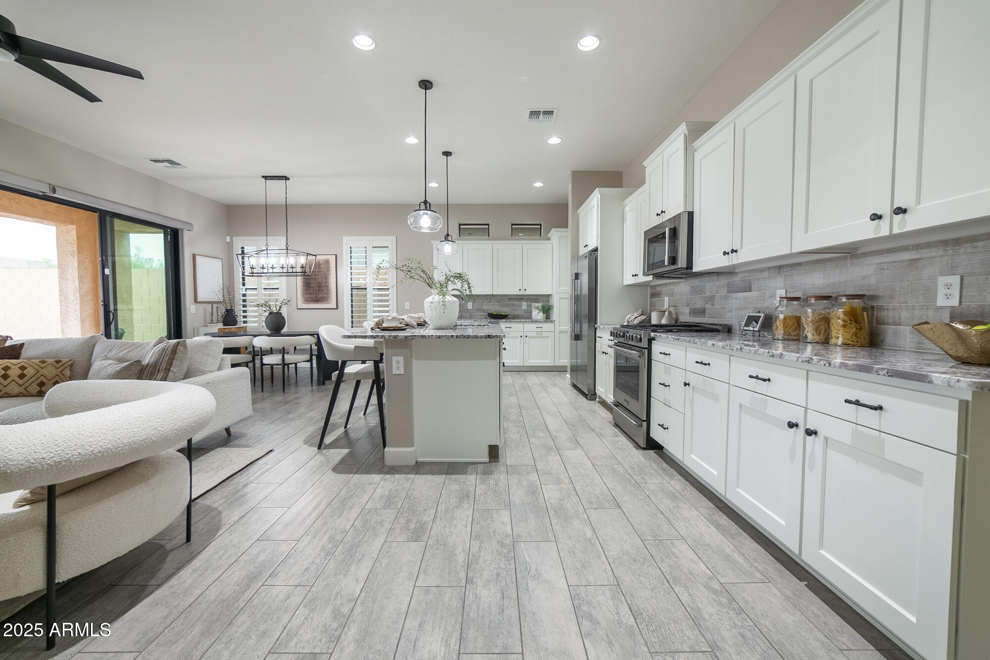 2066 N CANELO HILLS