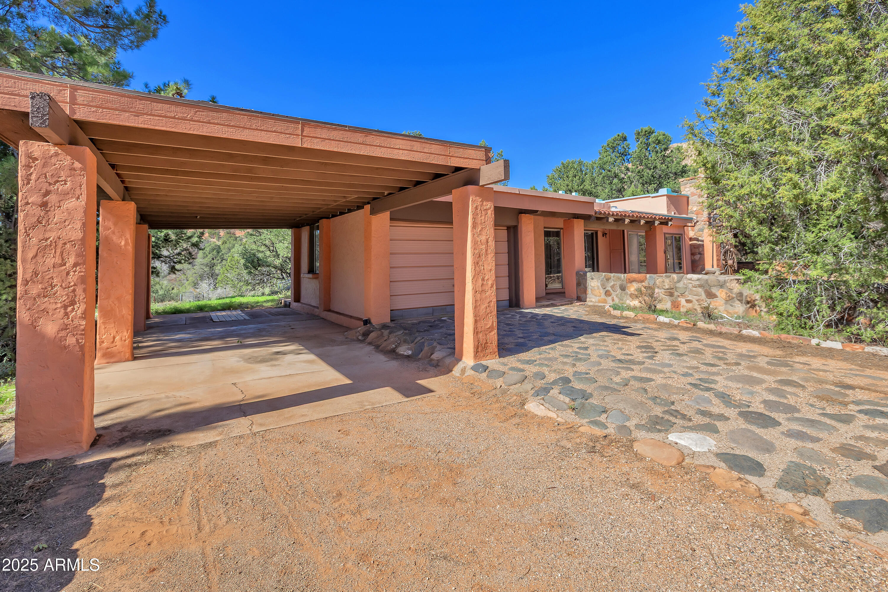 255 QUAIL HOLLOW Drive