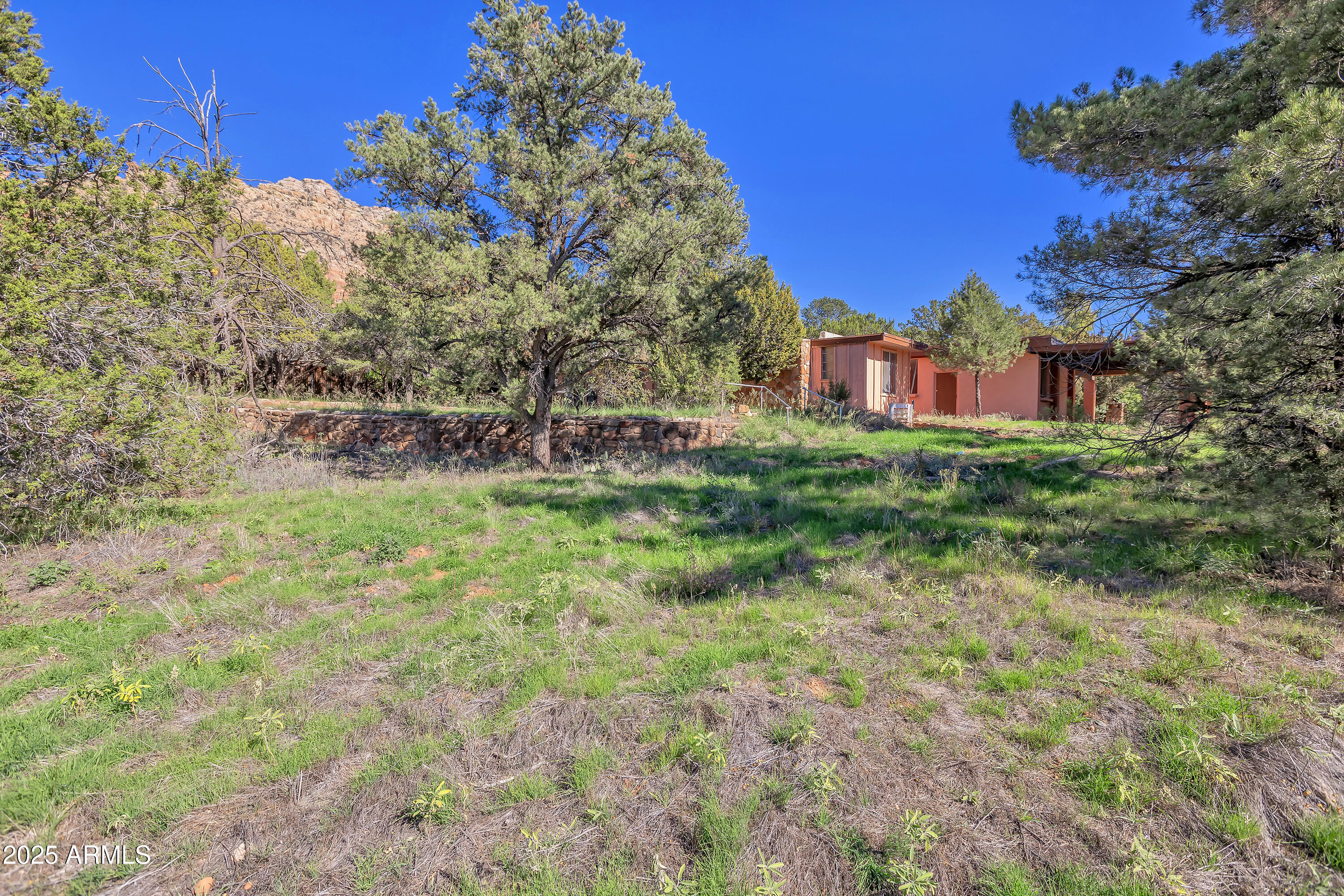 255 QUAIL HOLLOW Drive