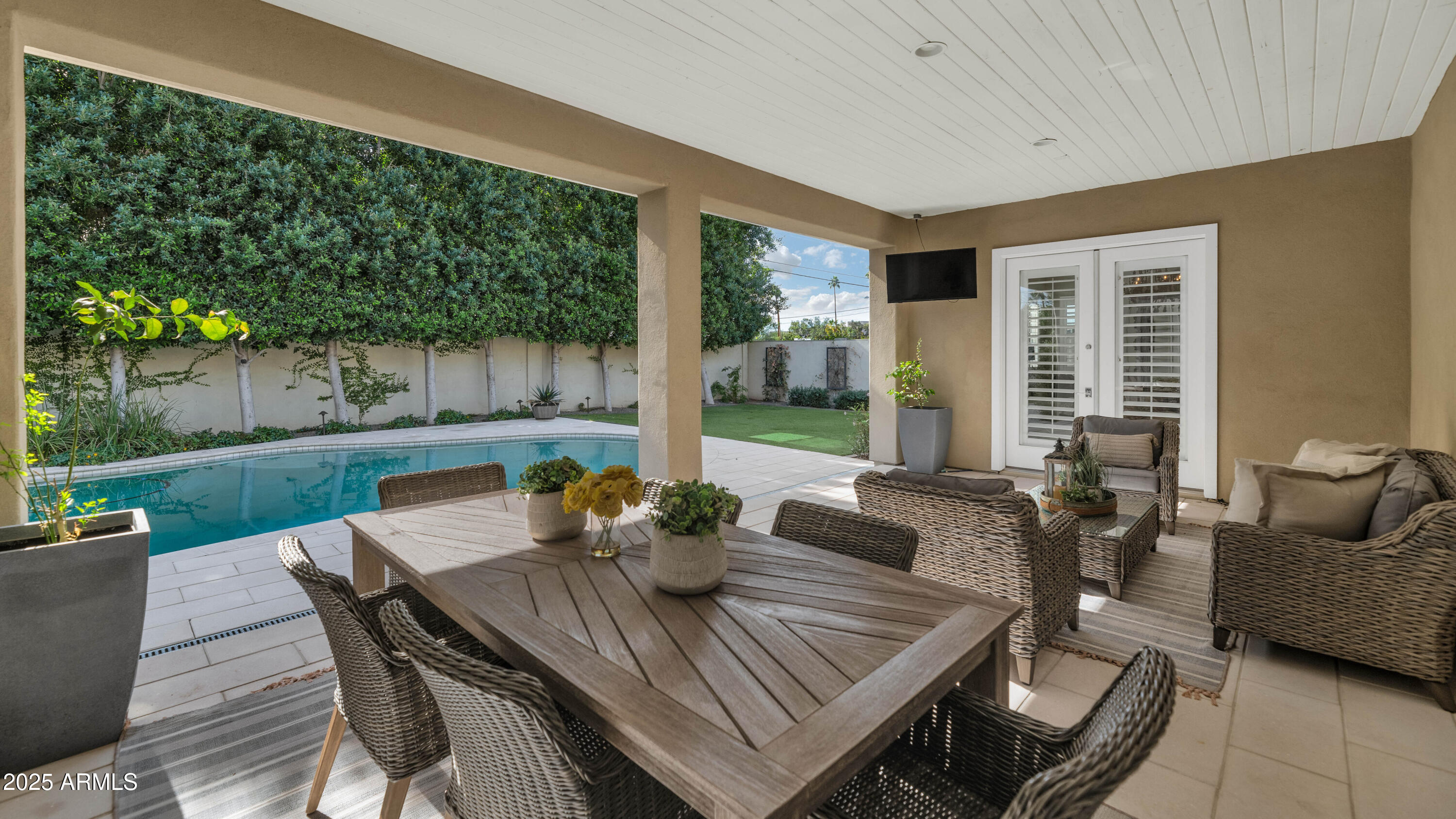 3319 E MEDLOCK Drive
