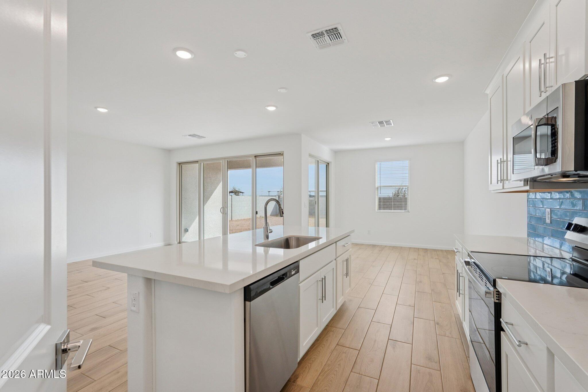 4627 S 95TH Drive