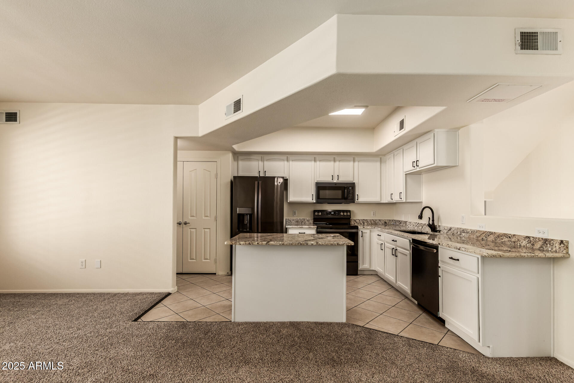 2401 E RIO SALADO Parkway 1048