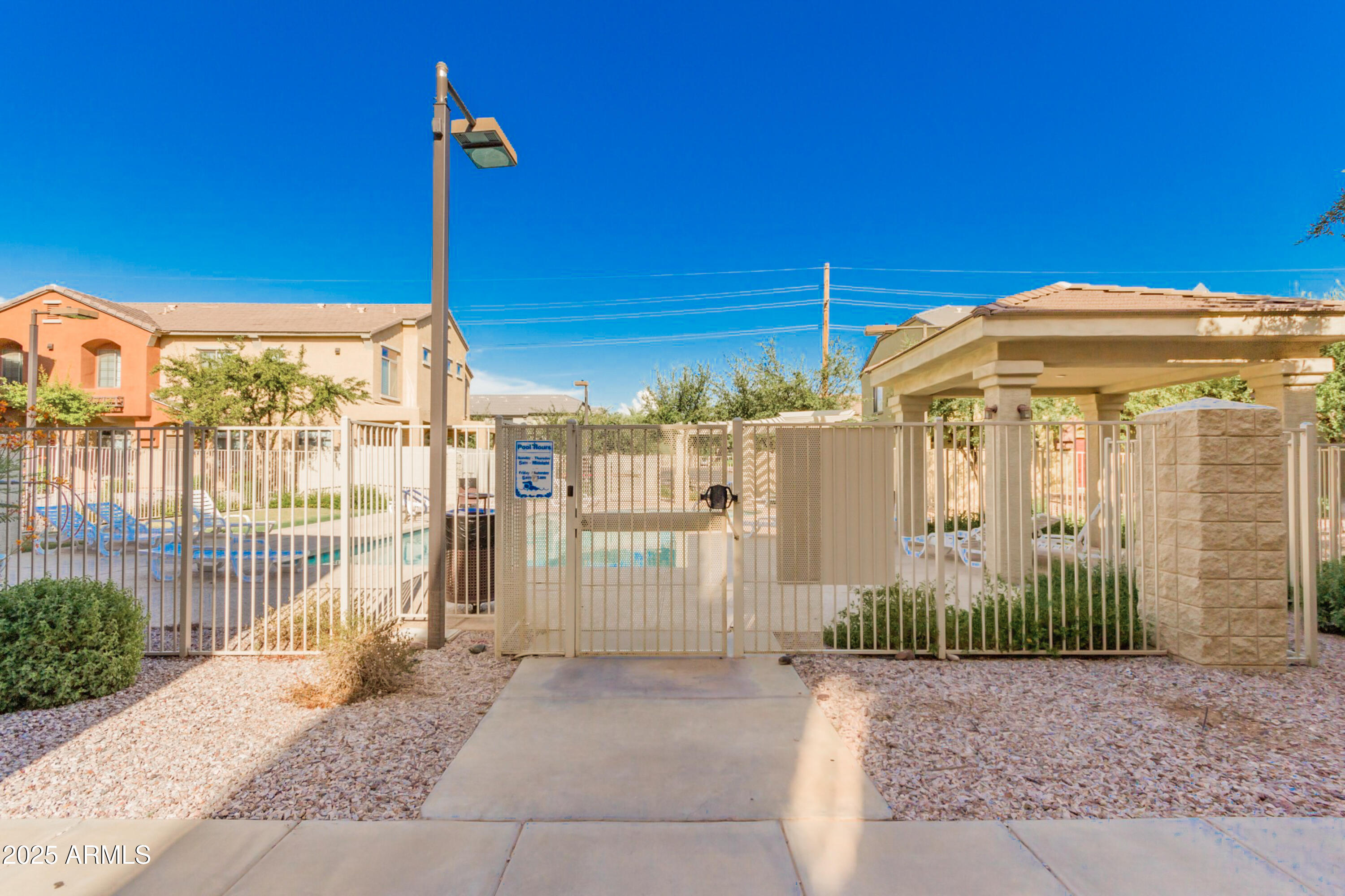 2401 E RIO SALADO Parkway 1048