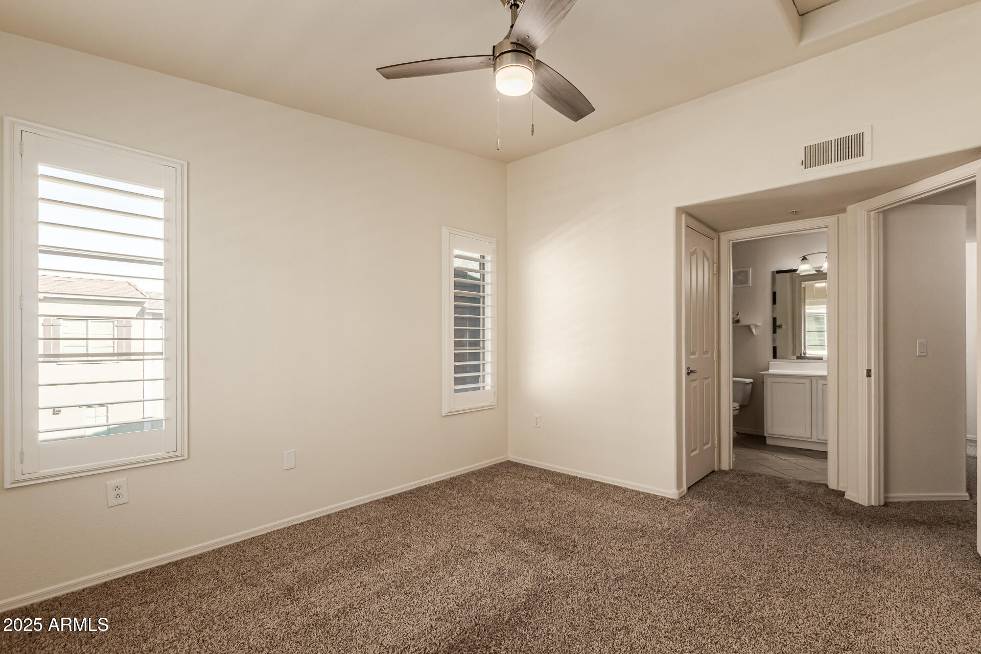 2401 E RIO SALADO Parkway 1048