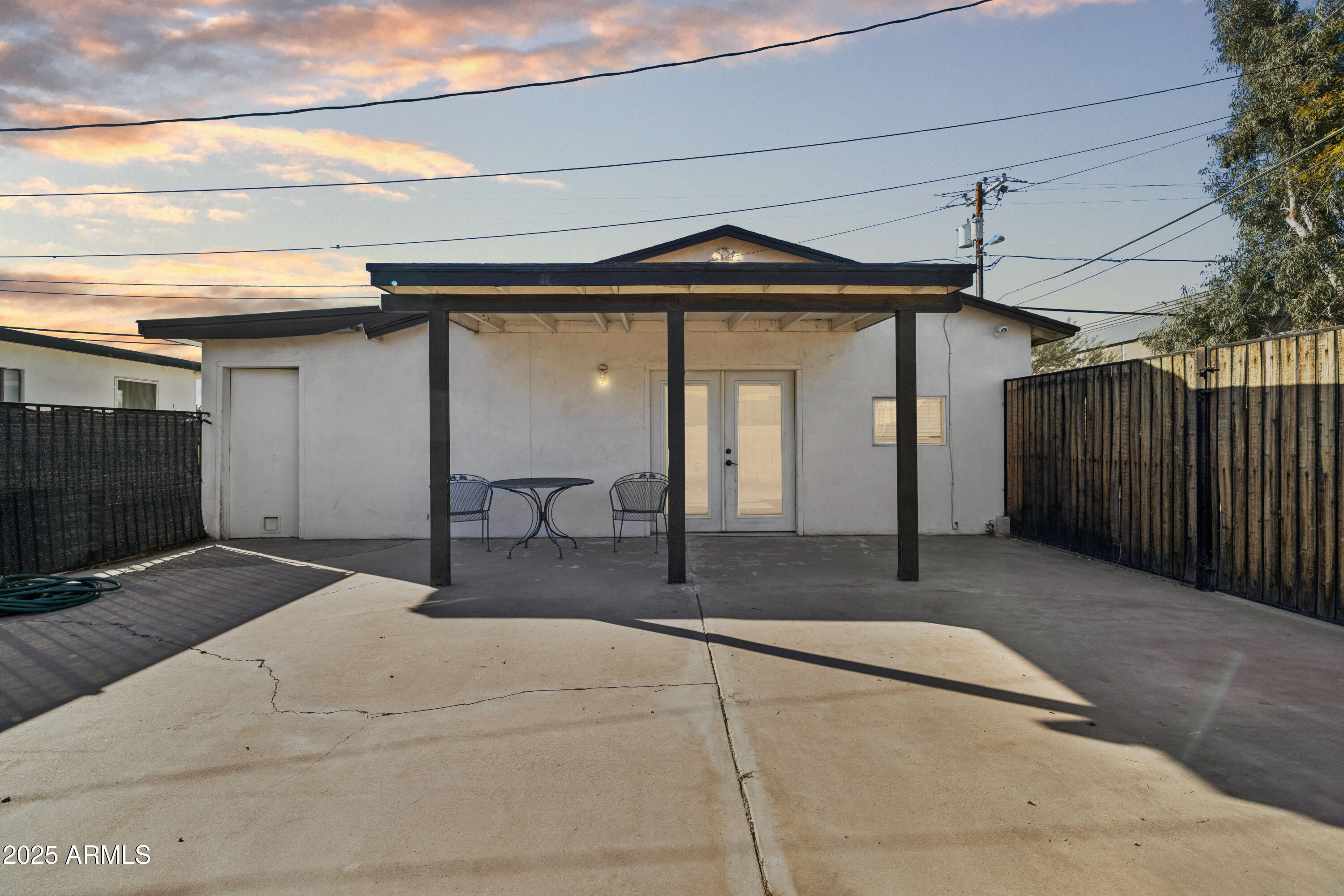 1614 E ROMA Avenue
