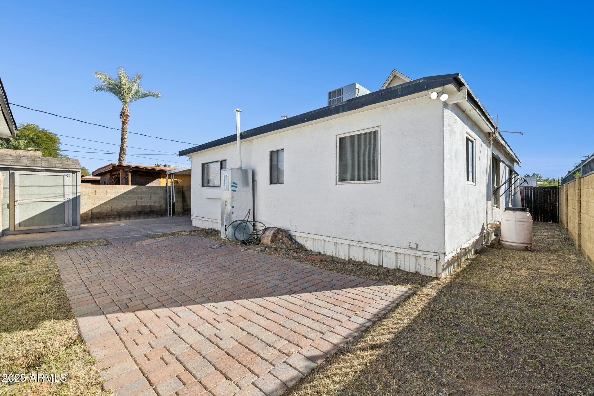 1614 E ROMA Avenue
