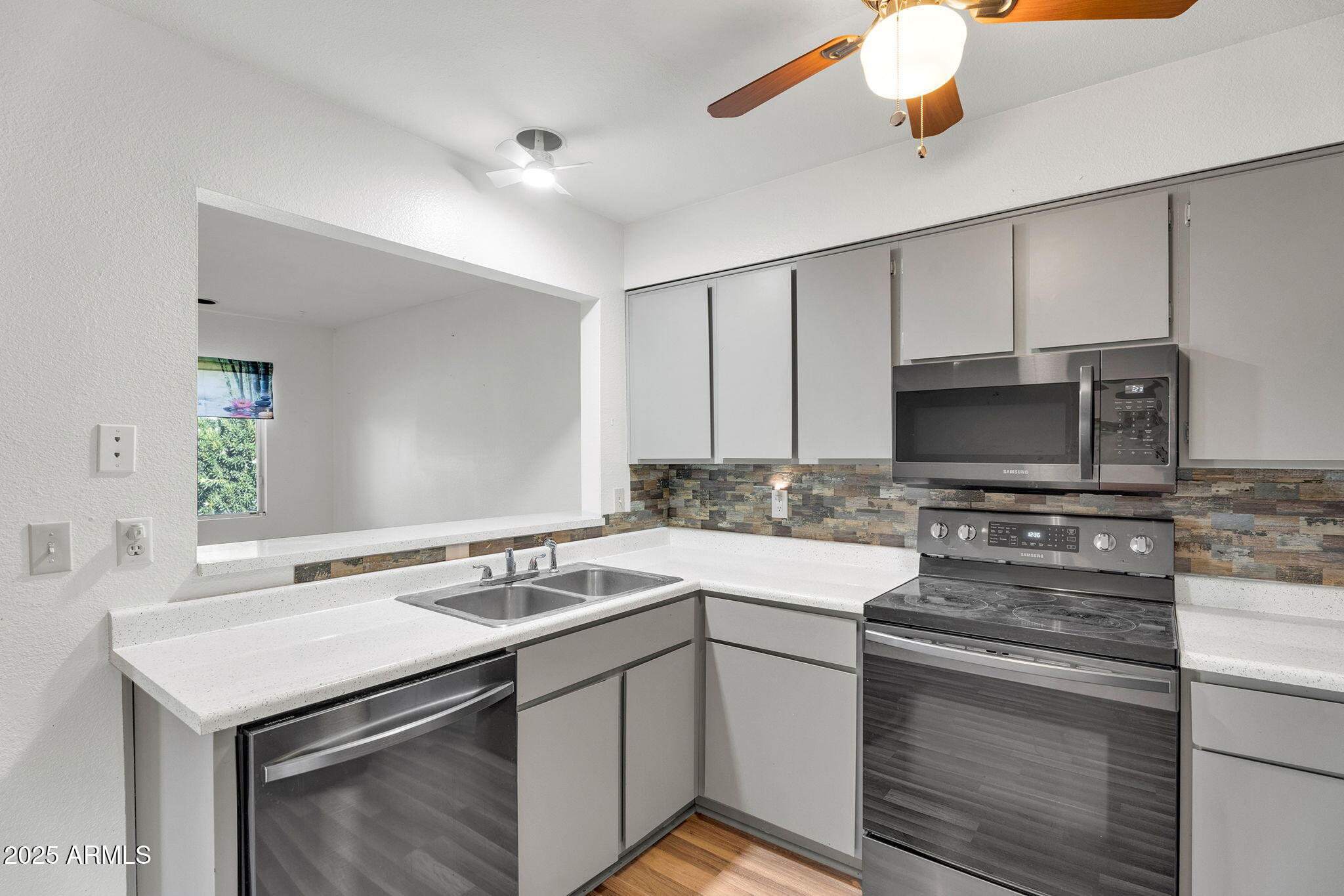 7420 W MISSION Lane