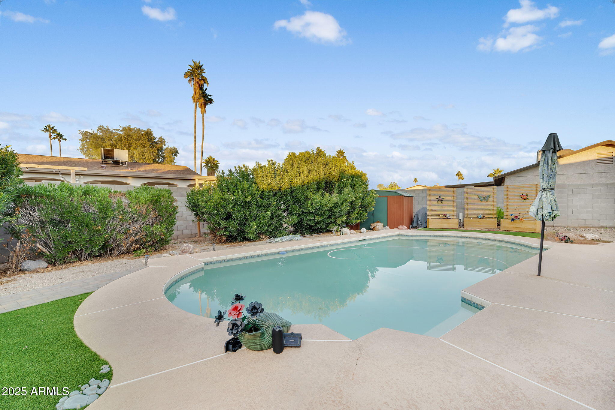 7420 W MISSION Lane