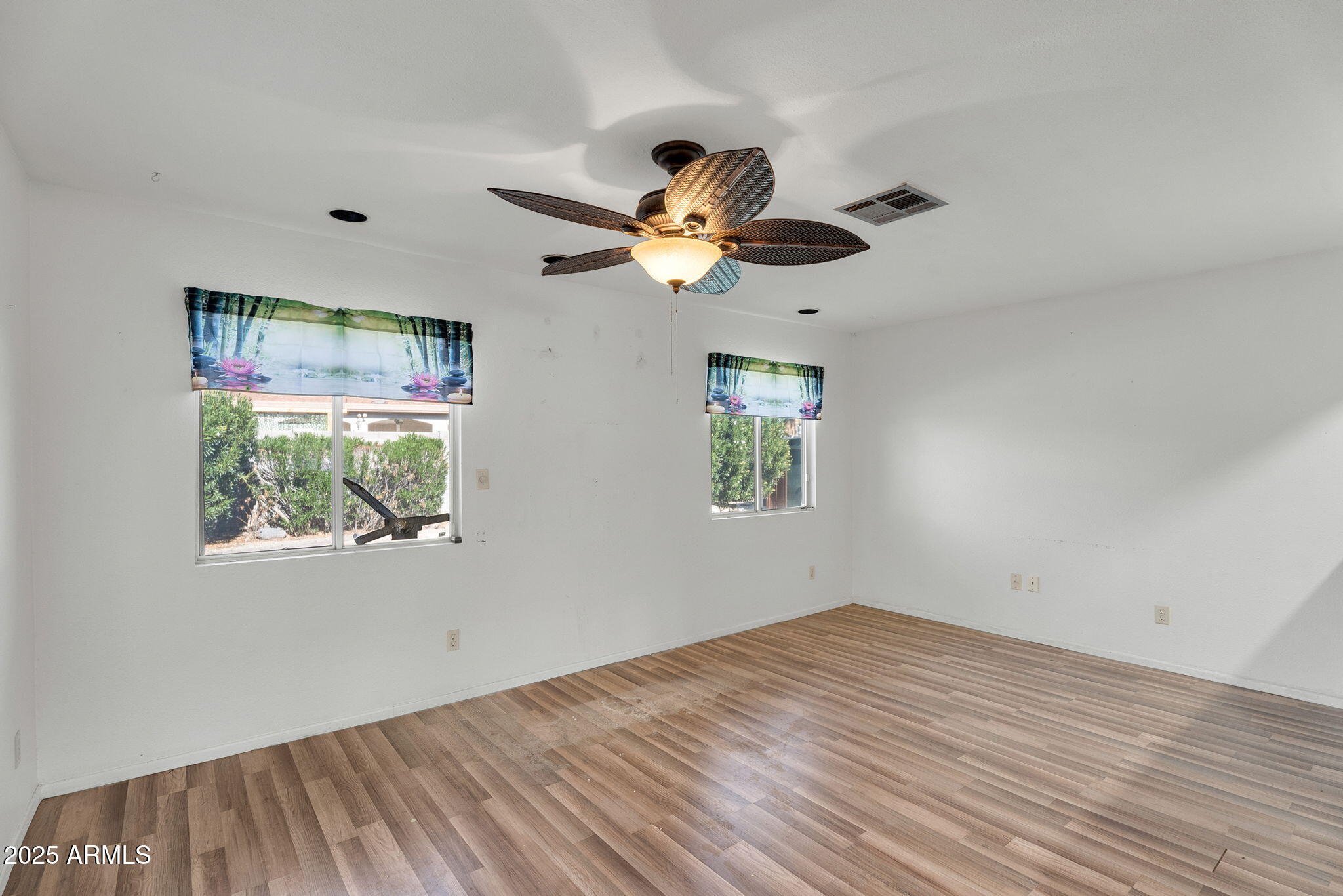 7420 W MISSION Lane