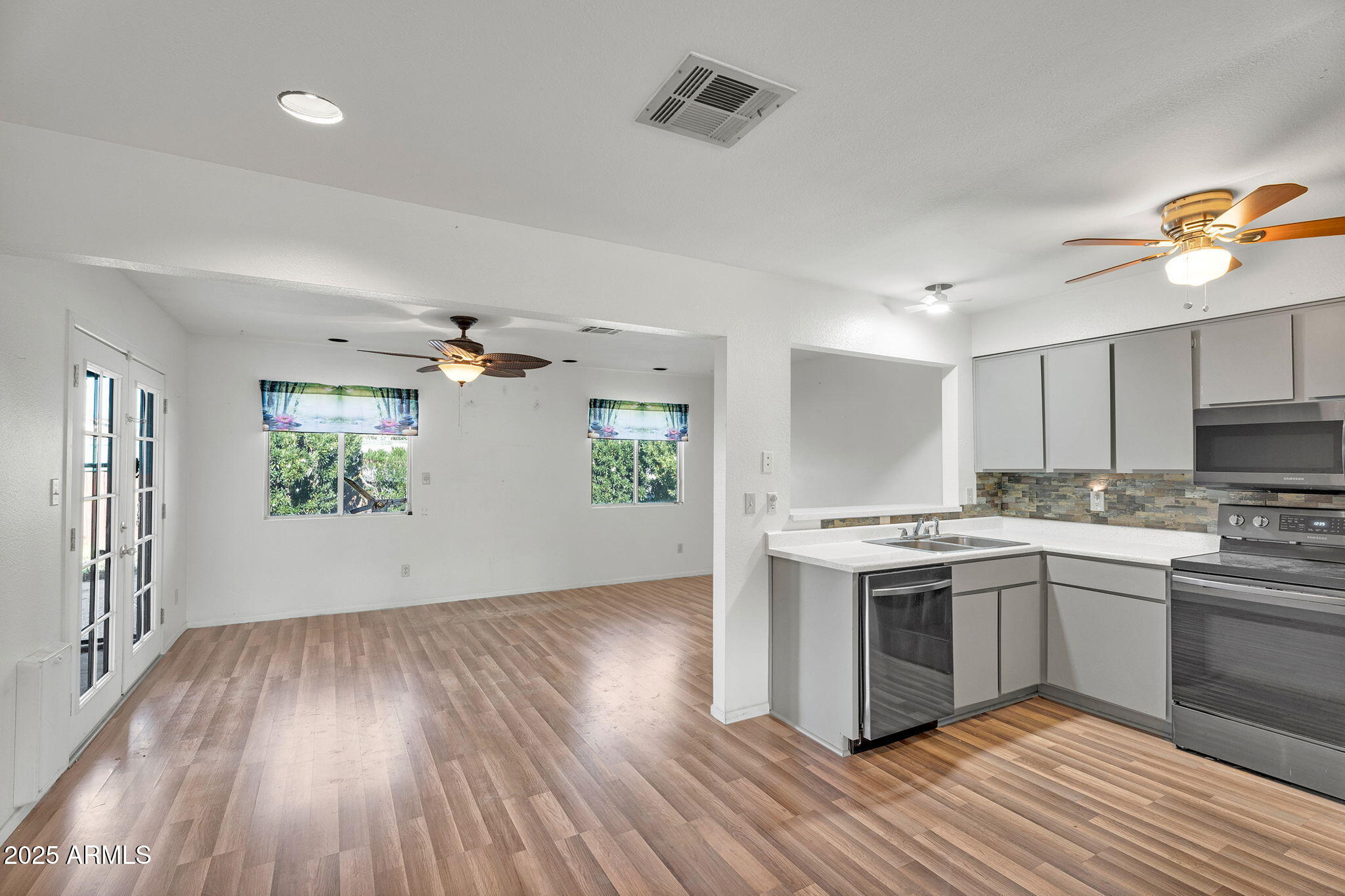 7420 W MISSION Lane