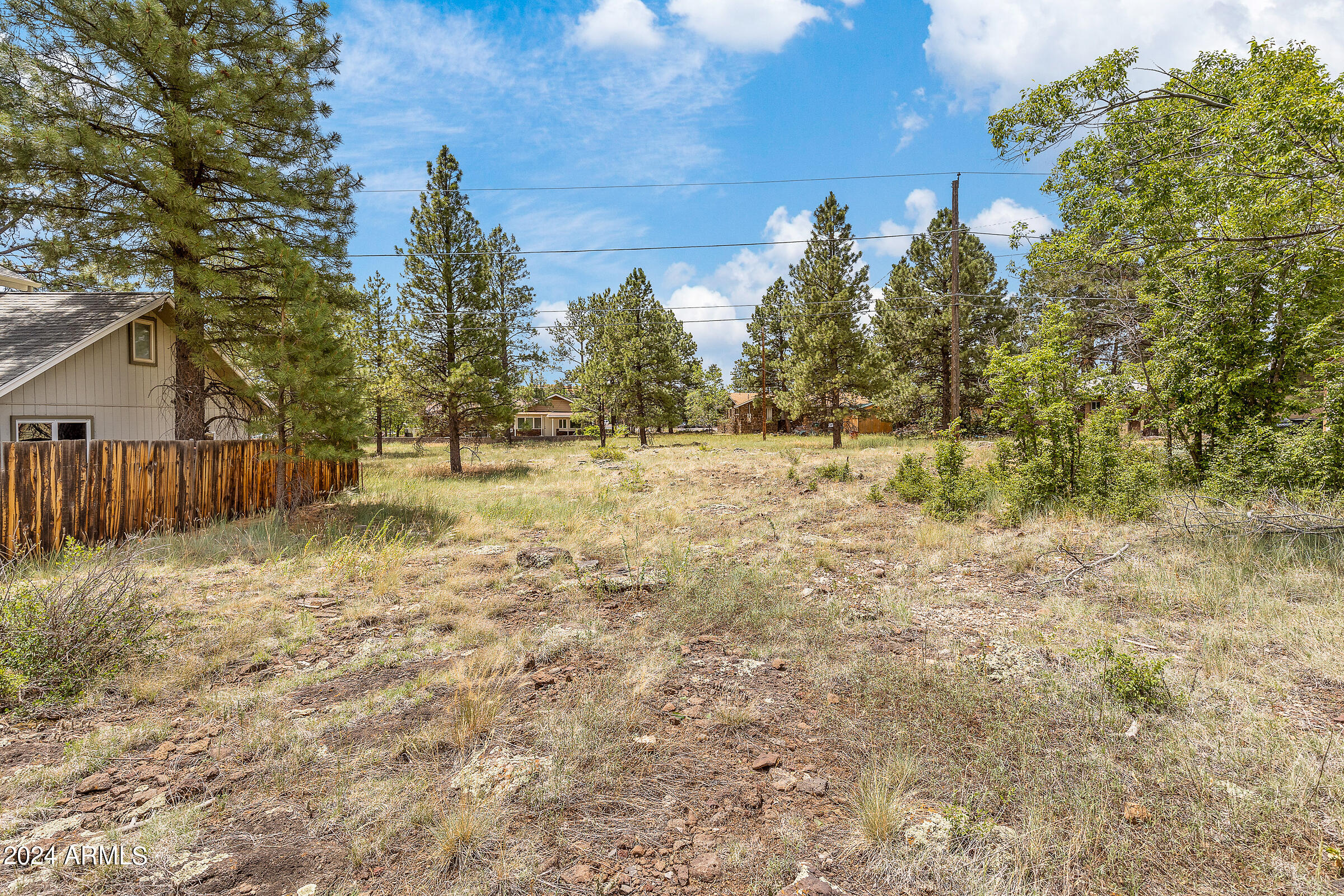 261 W OAK Avenue 11