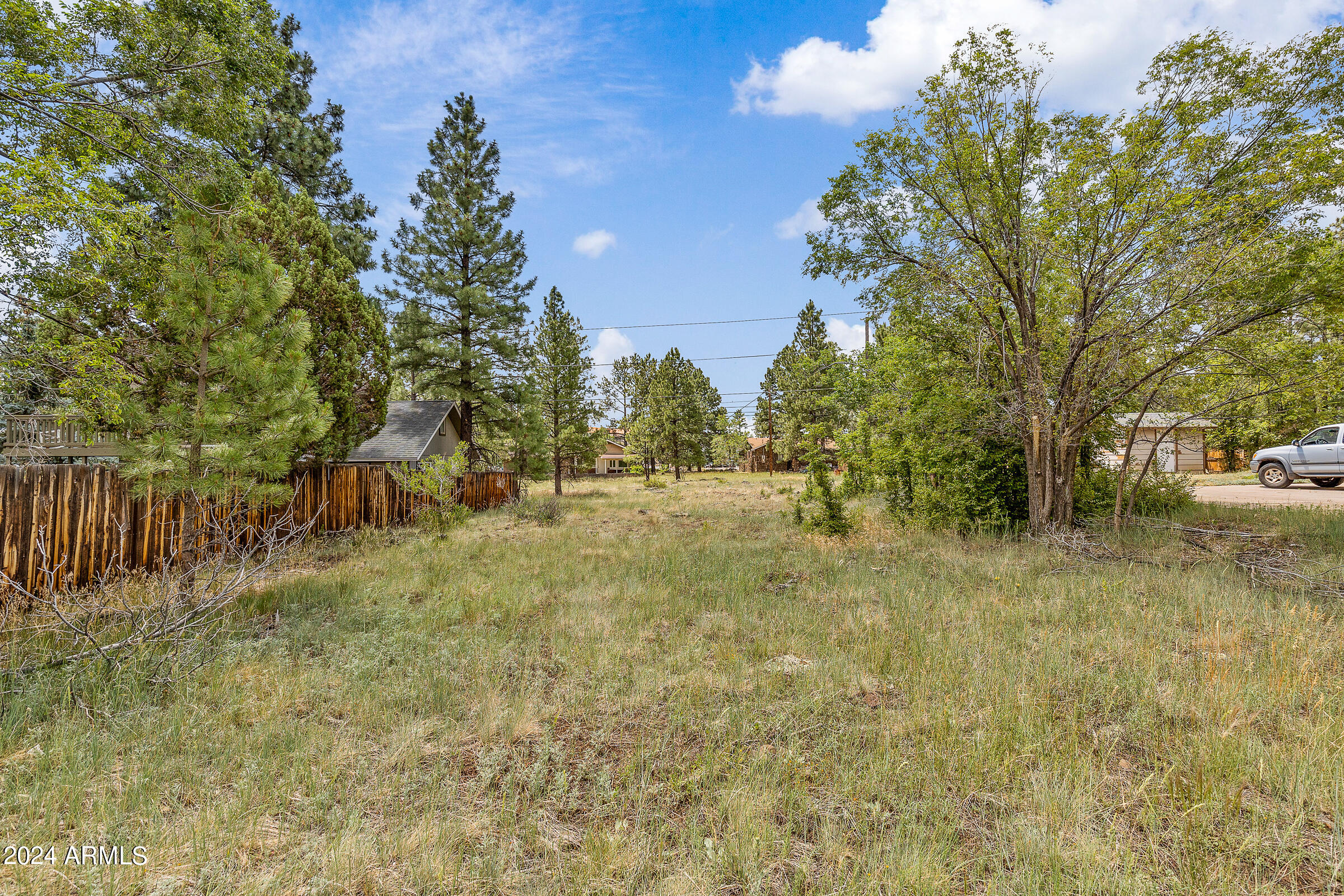 261 W OAK Avenue 11