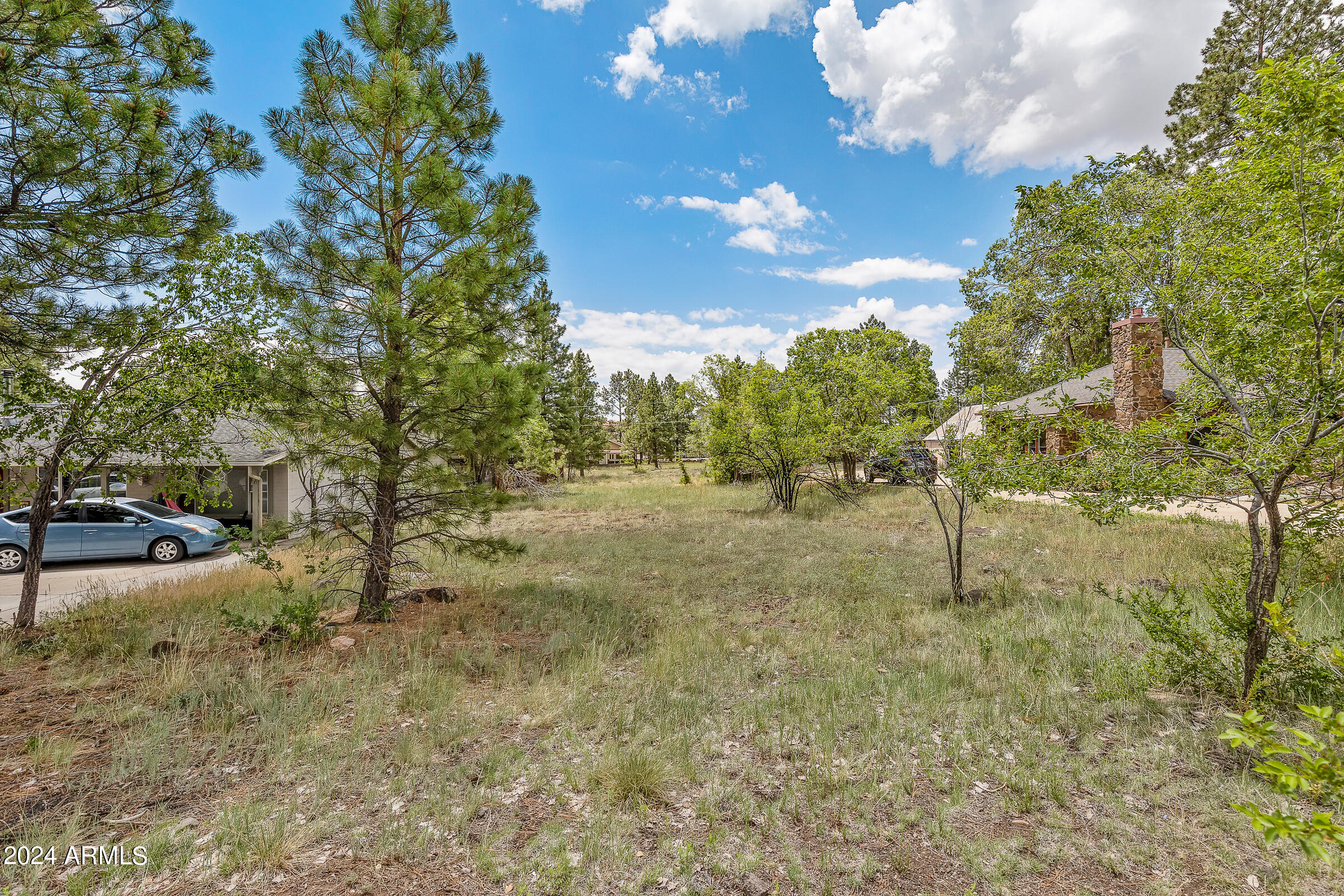 261 W OAK Avenue 11
