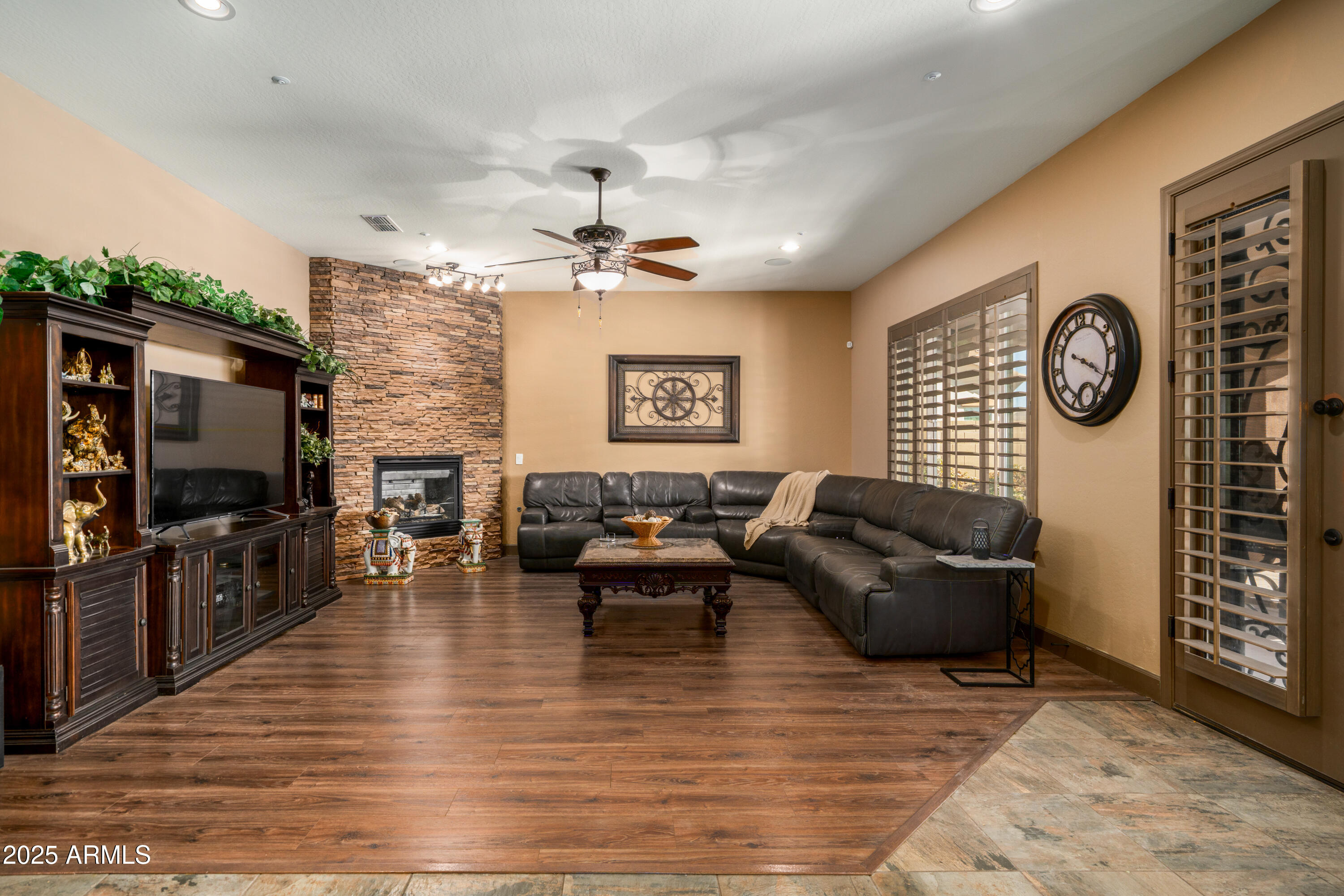 12937 W CALLE DE SOL