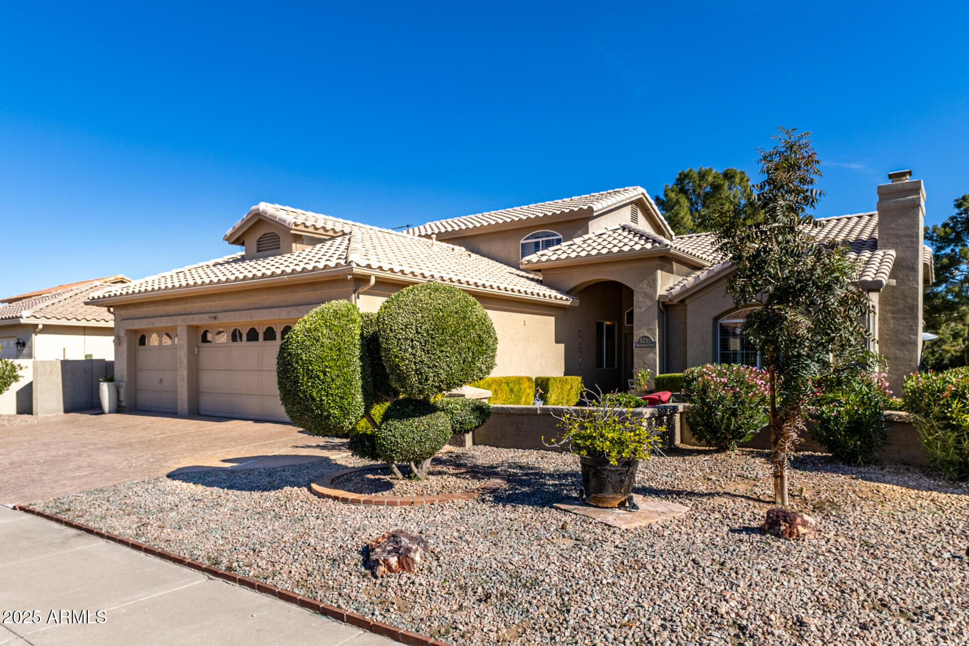 5733 S AMBERWOOD Drive