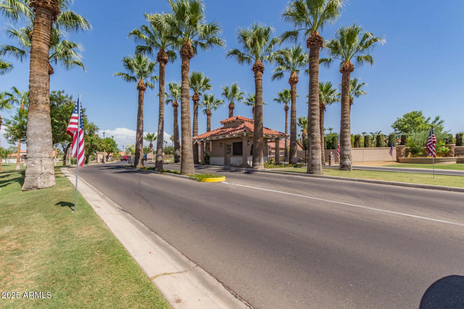 5733 S AMBERWOOD Drive