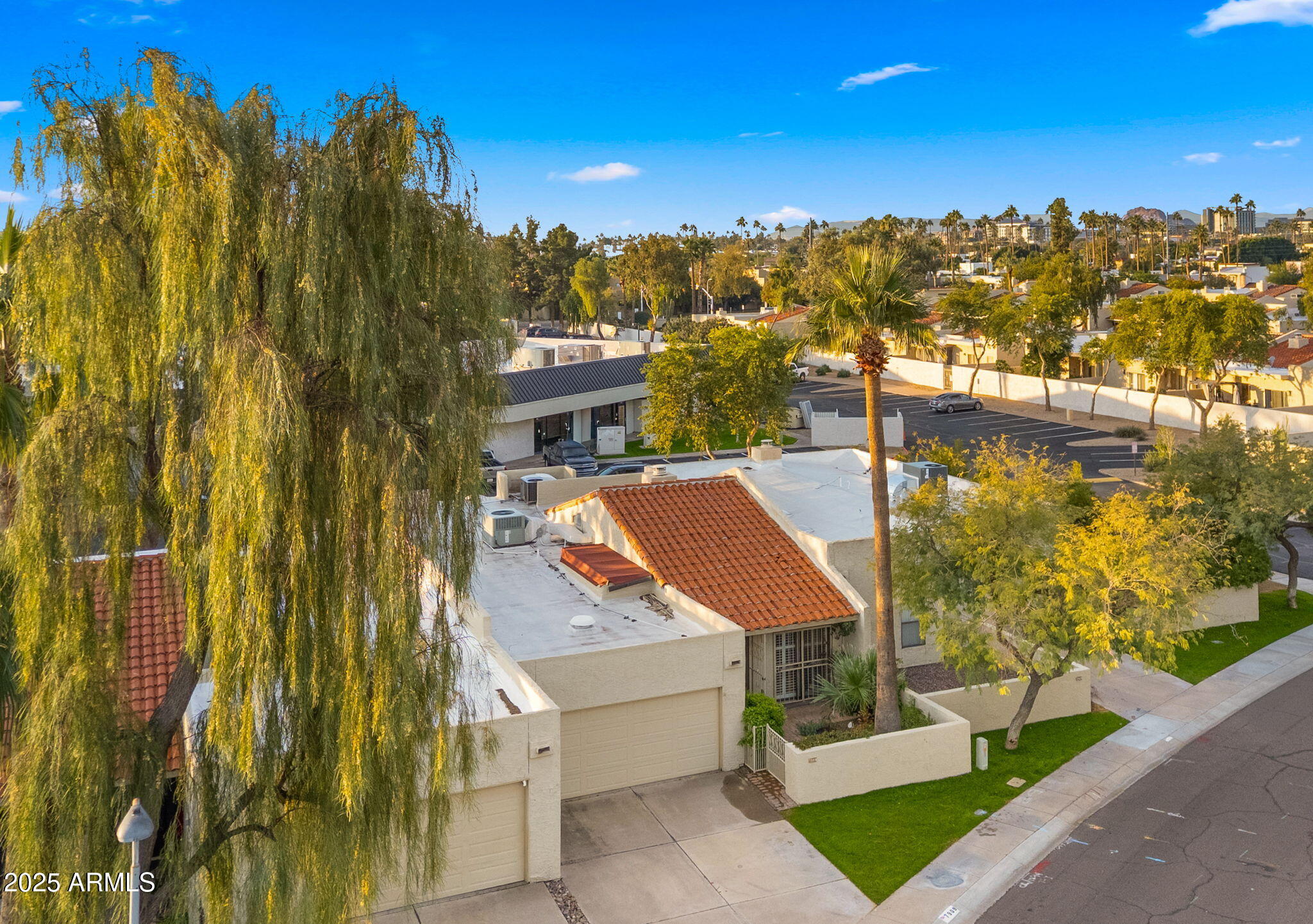 7909 E BONITA Drive