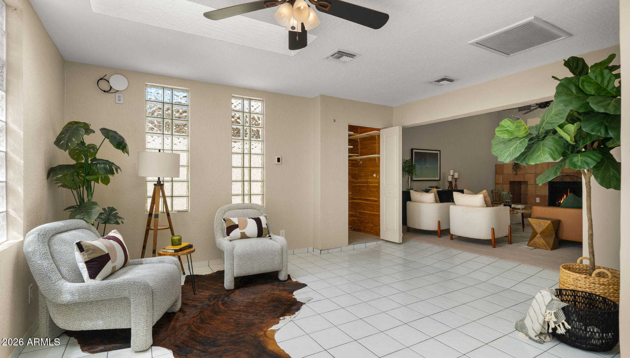 7909 E BONITA Drive