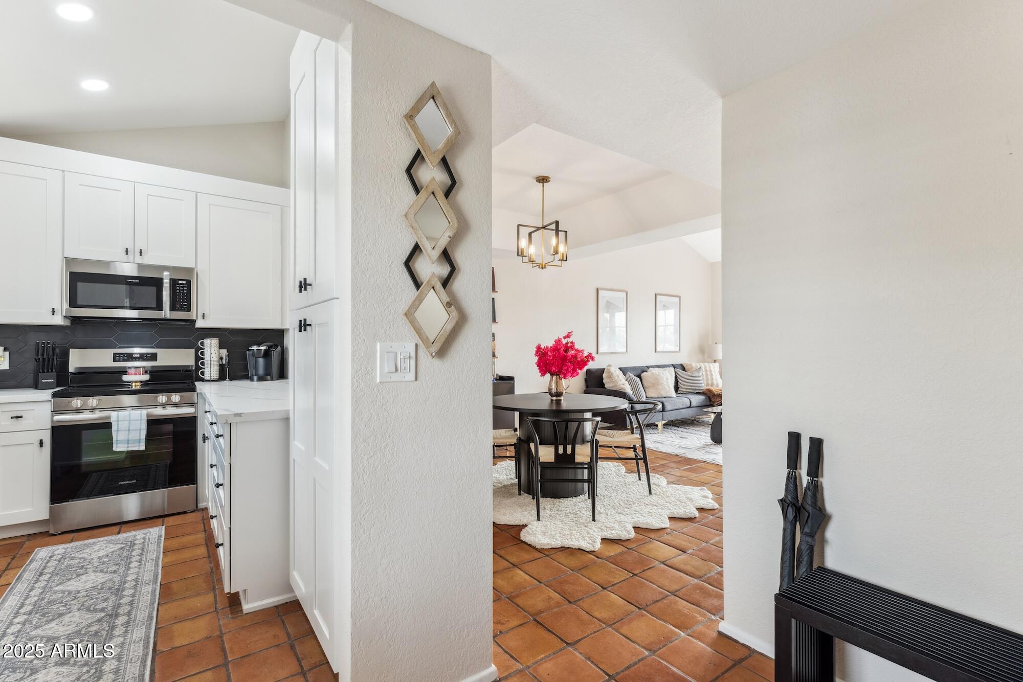 3059 E ROSE Lane