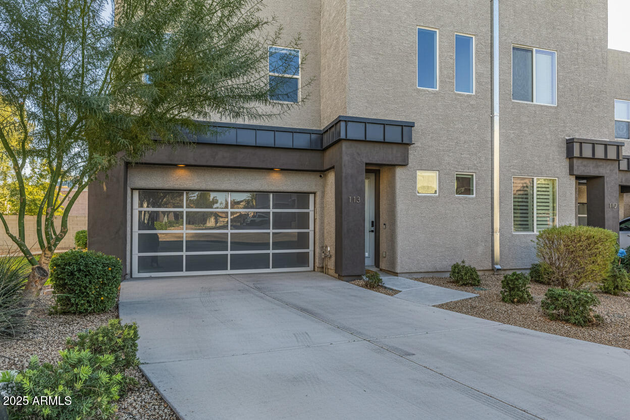 2315 E PINCHOT Avenue 113