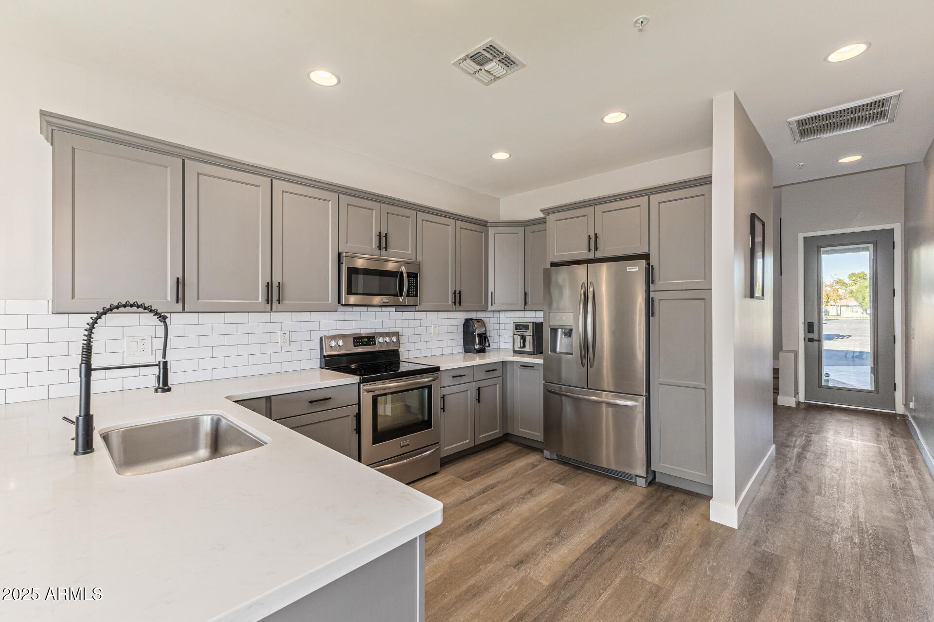 2315 E PINCHOT Avenue 113