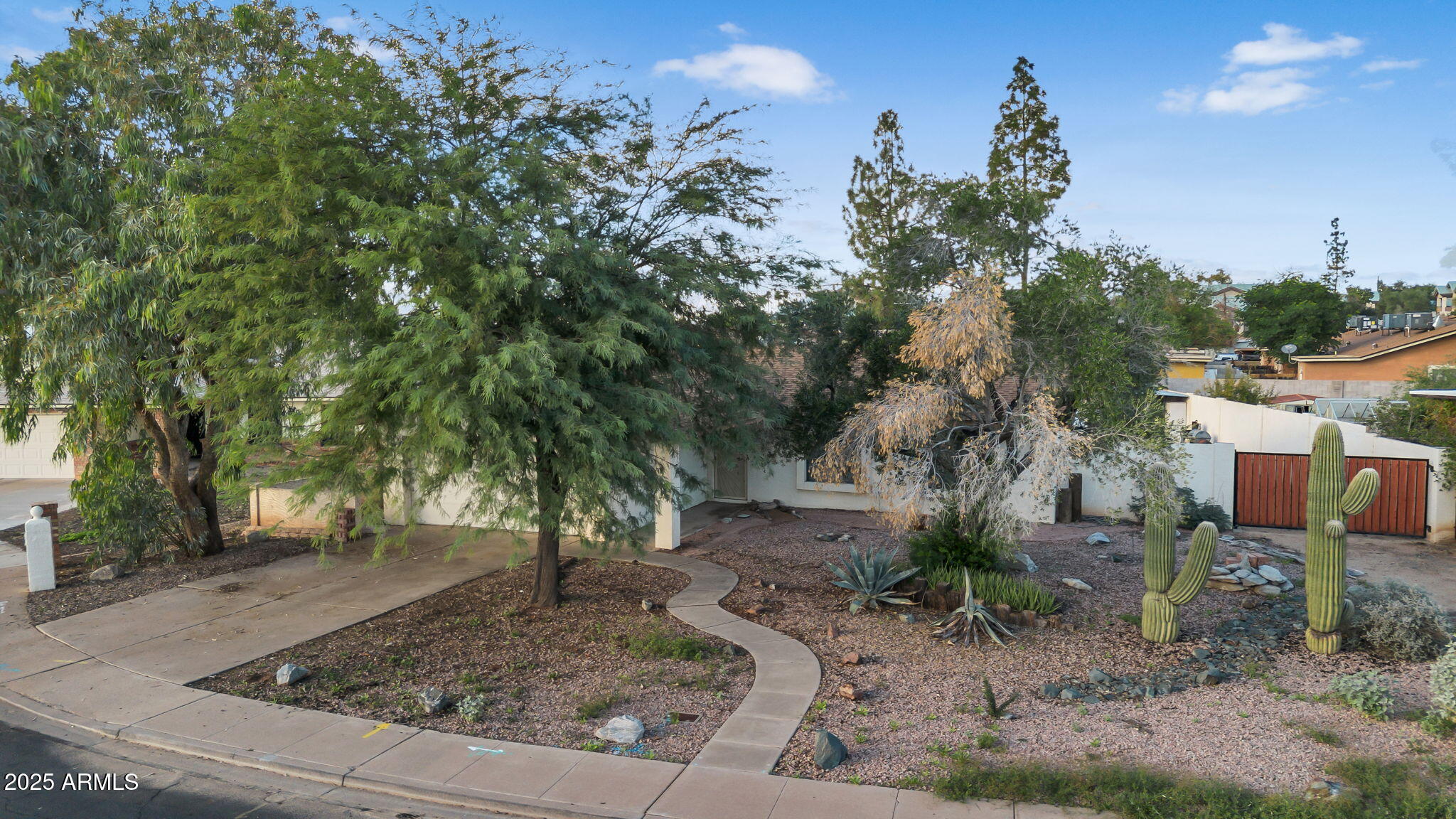 2812 E CONCHO Avenue