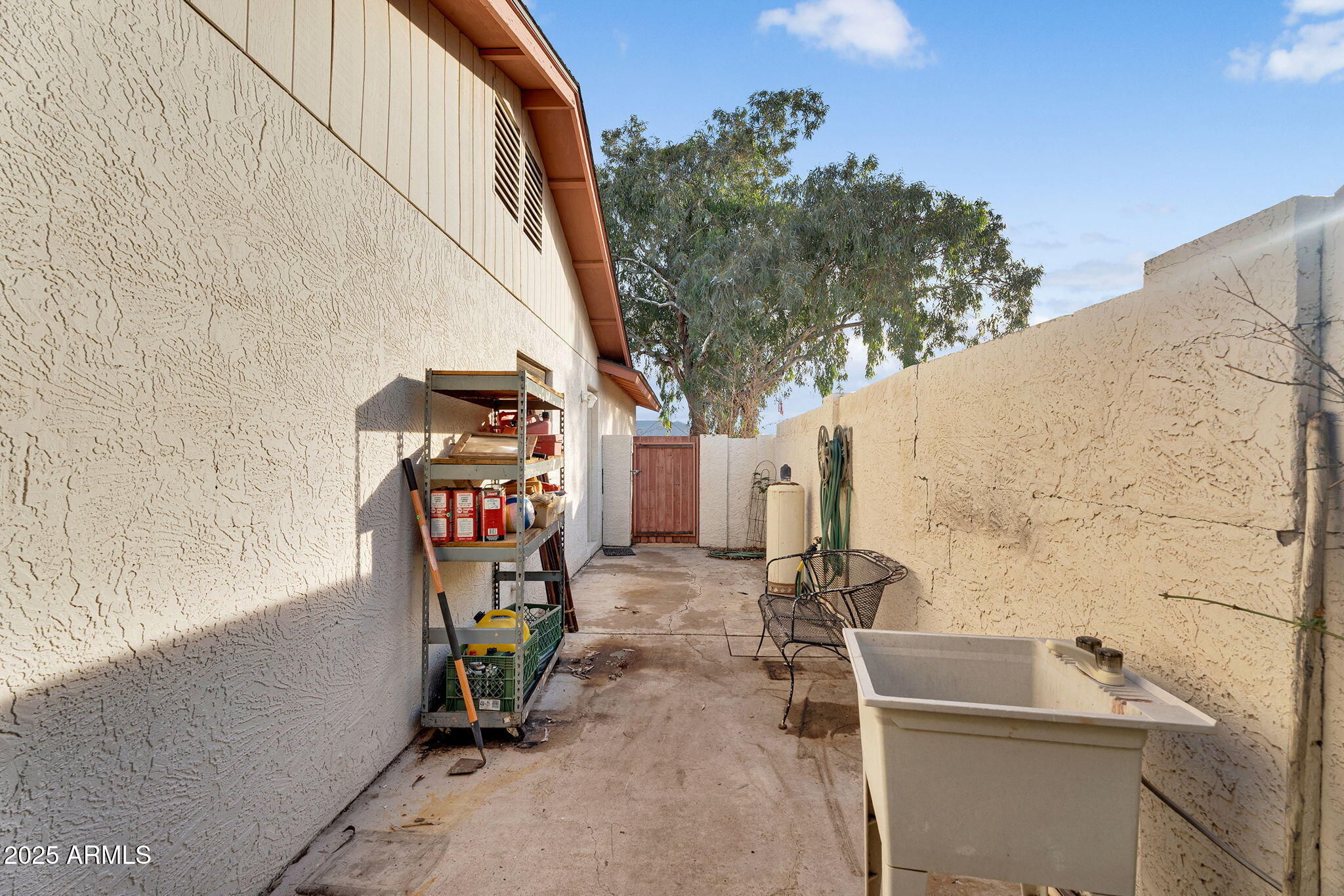 2812 E CONCHO Avenue