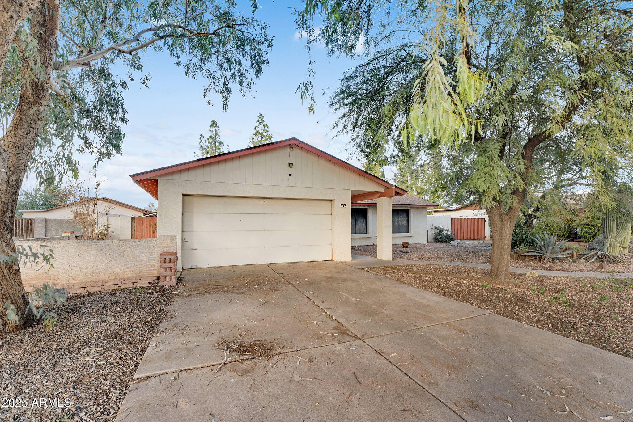 2812 E CONCHO Avenue