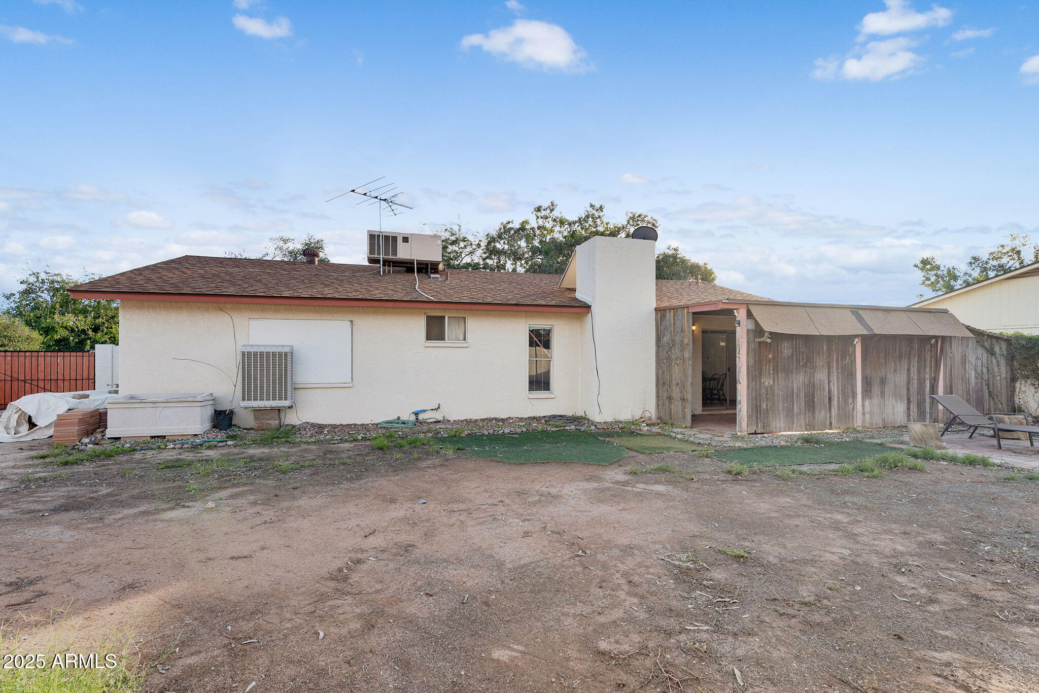 2812 E CONCHO Avenue