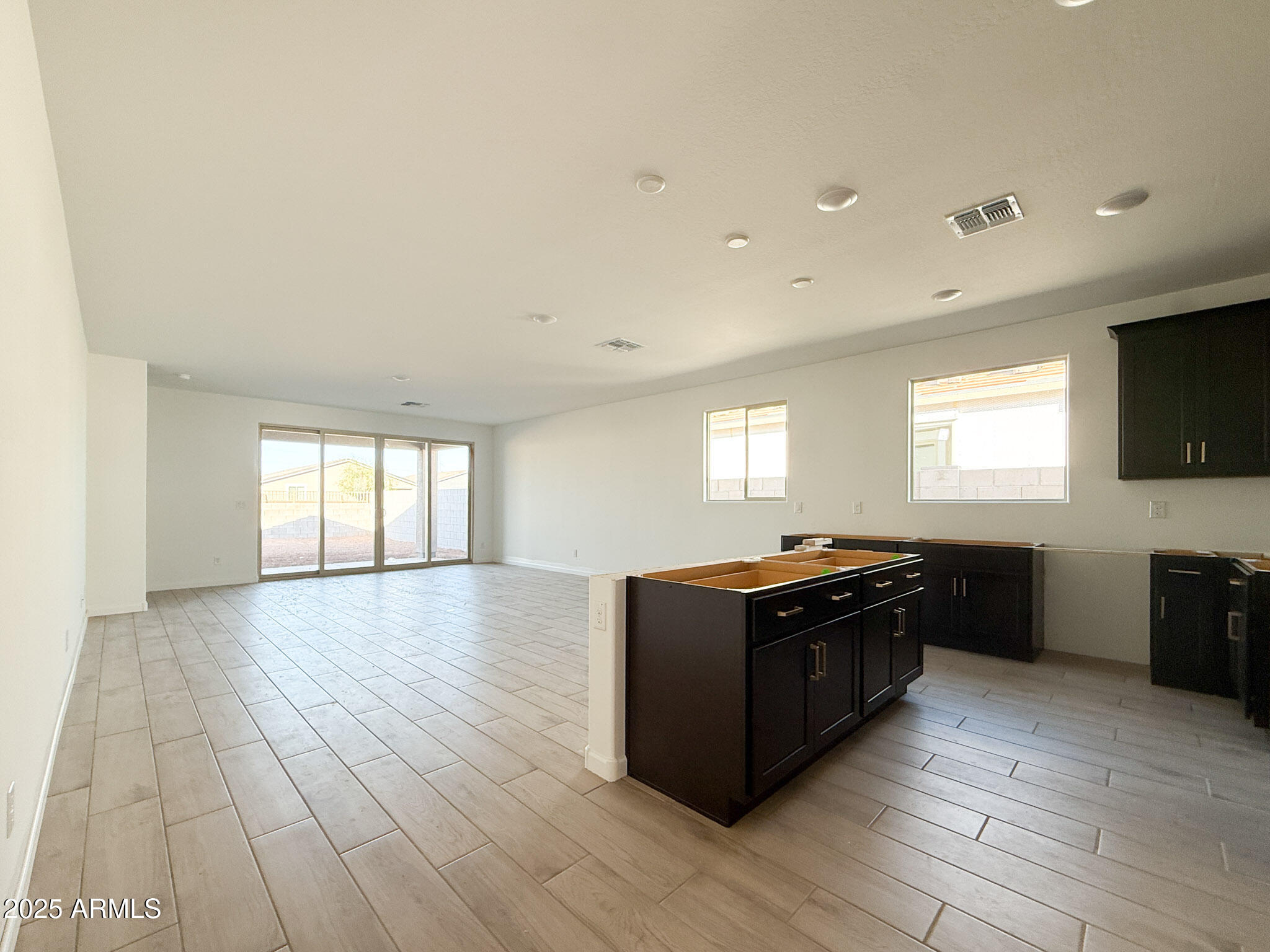 9546 W TAMARISK Avenue
