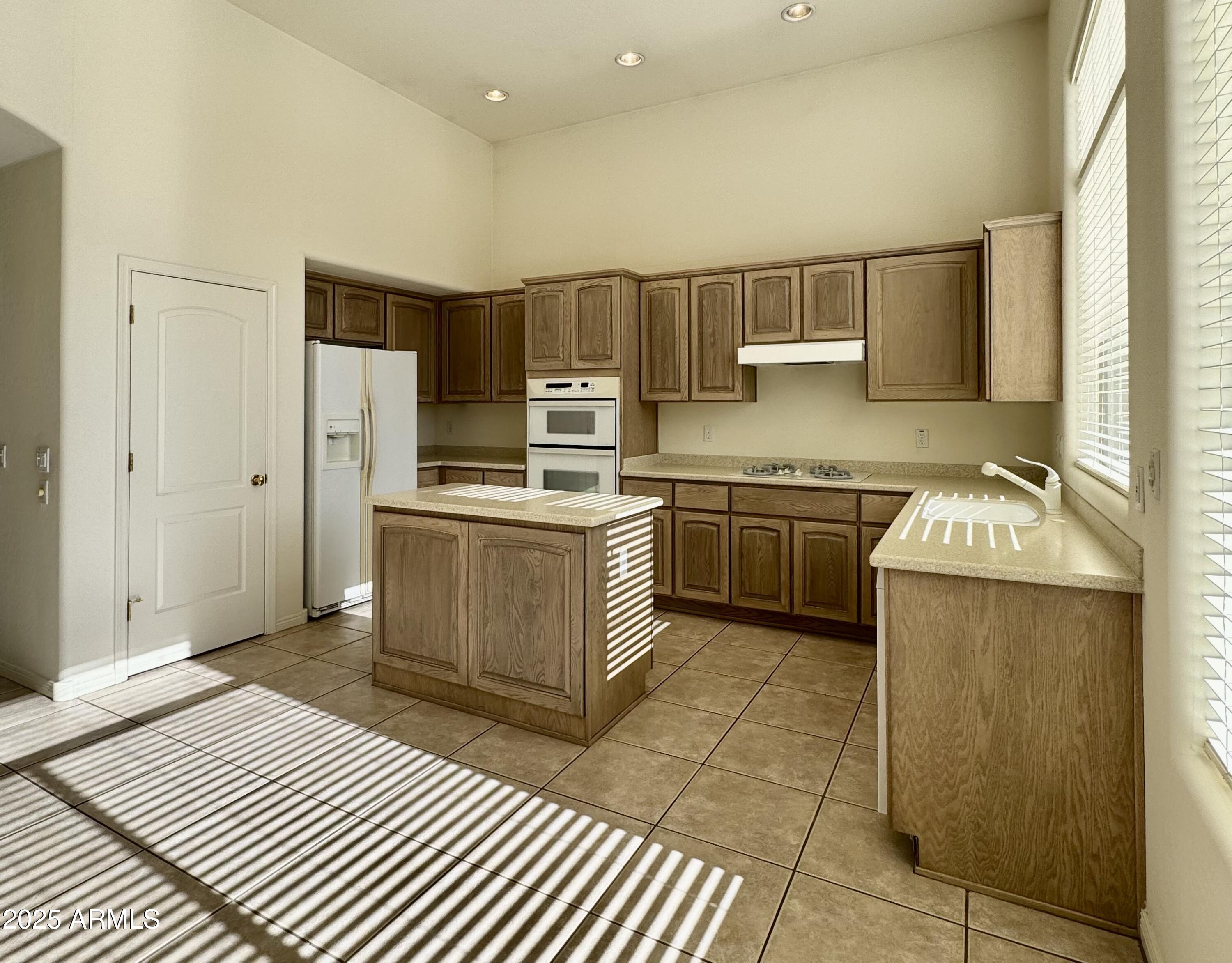 7307 E VAQUERO Drive