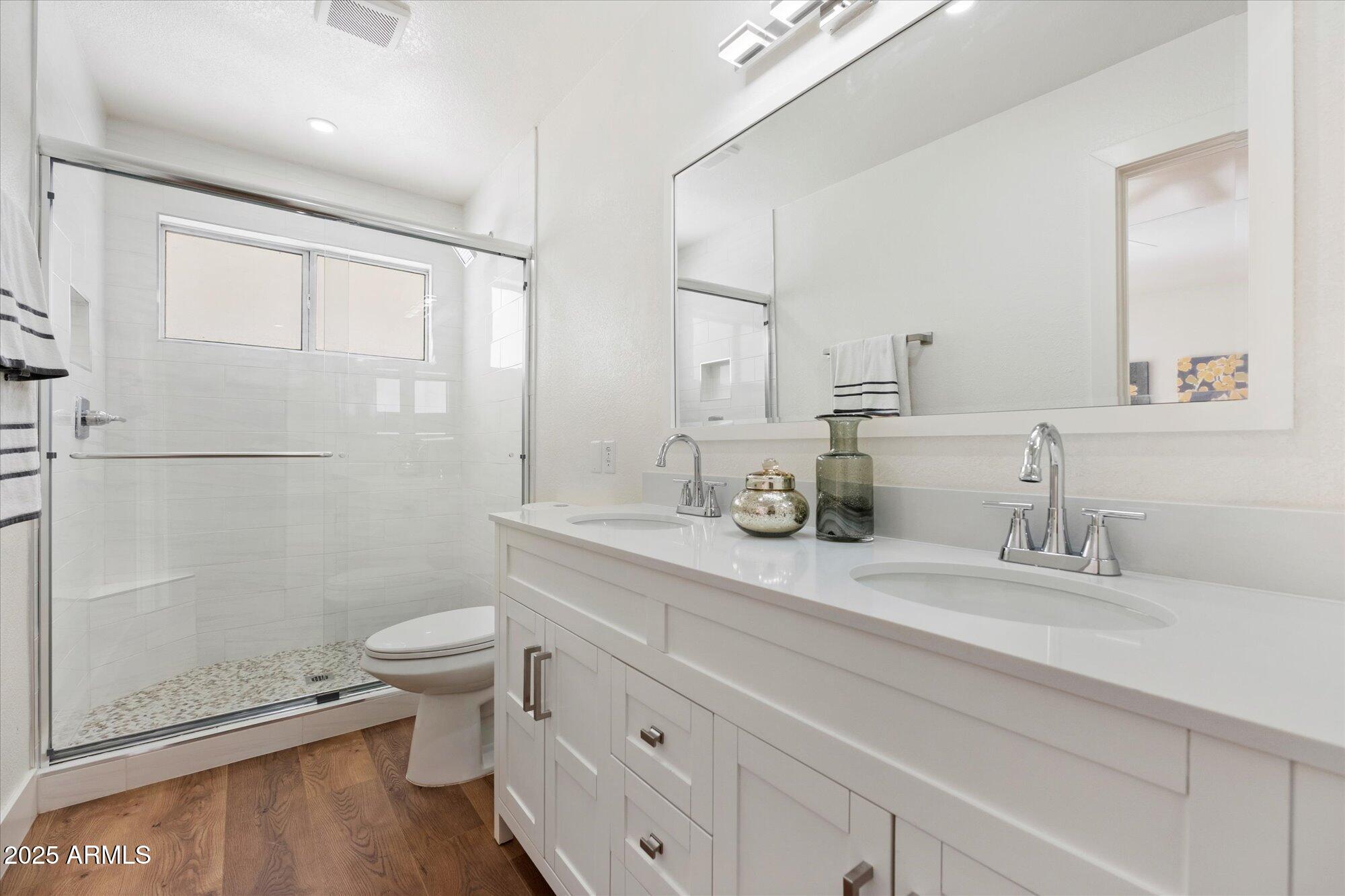 1909 E ANCHOR Drive