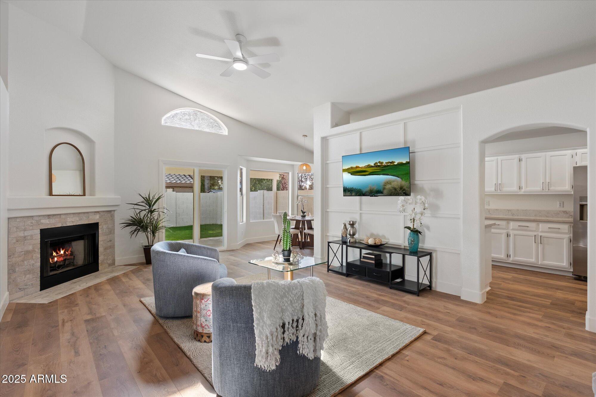 1909 E ANCHOR Drive