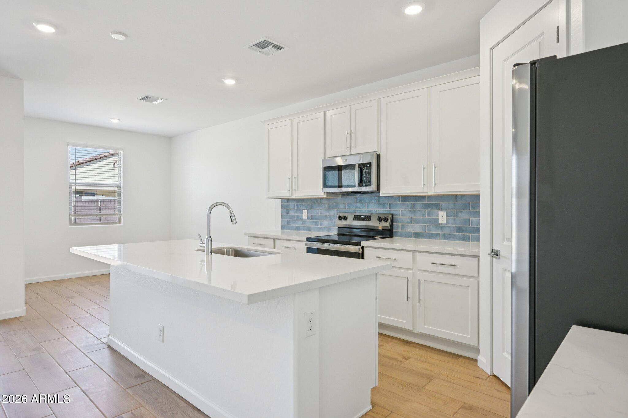 18260 W AVENIDA DEL SOL