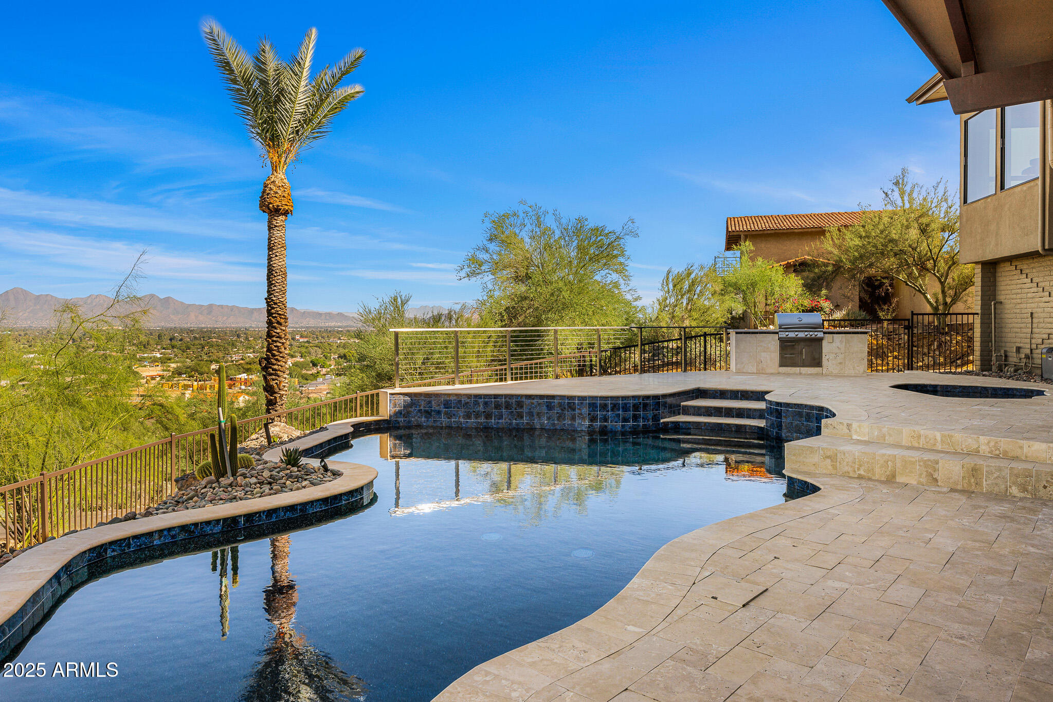 6331 E Hummingbird Lane