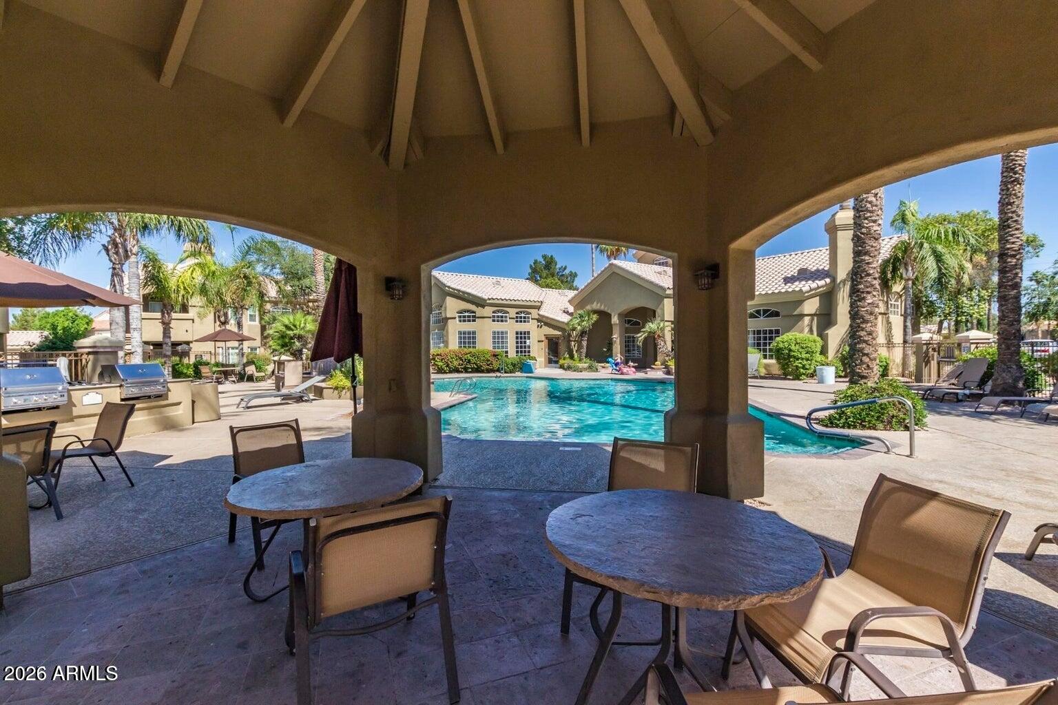 5335 E SHEA Boulevard 2082