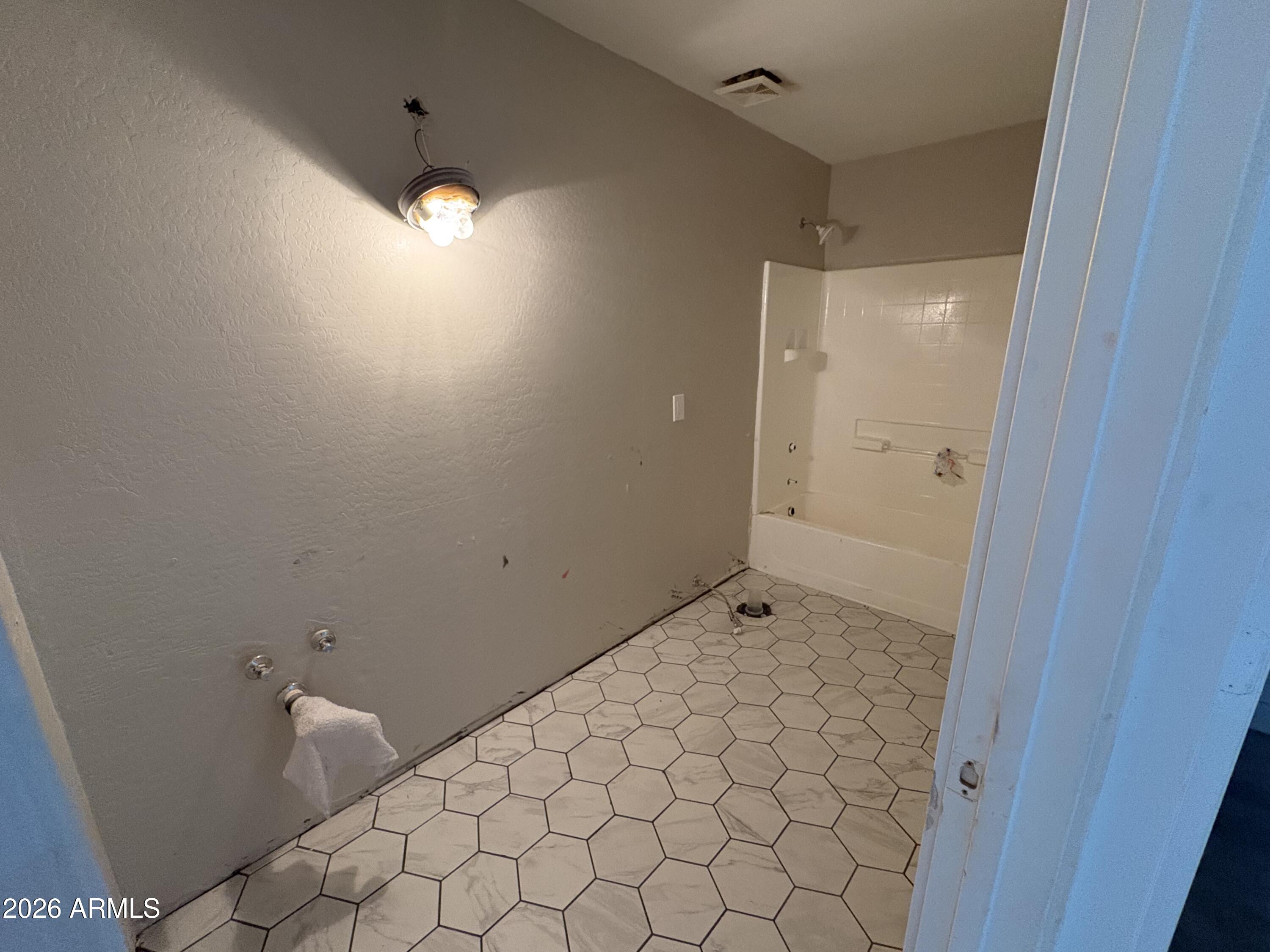 951 W ELIZABETH Way