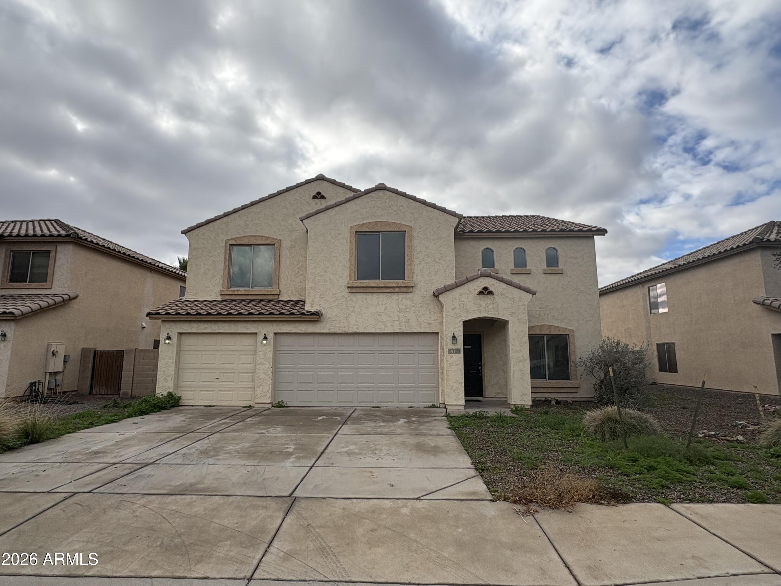 951 W ELIZABETH Way