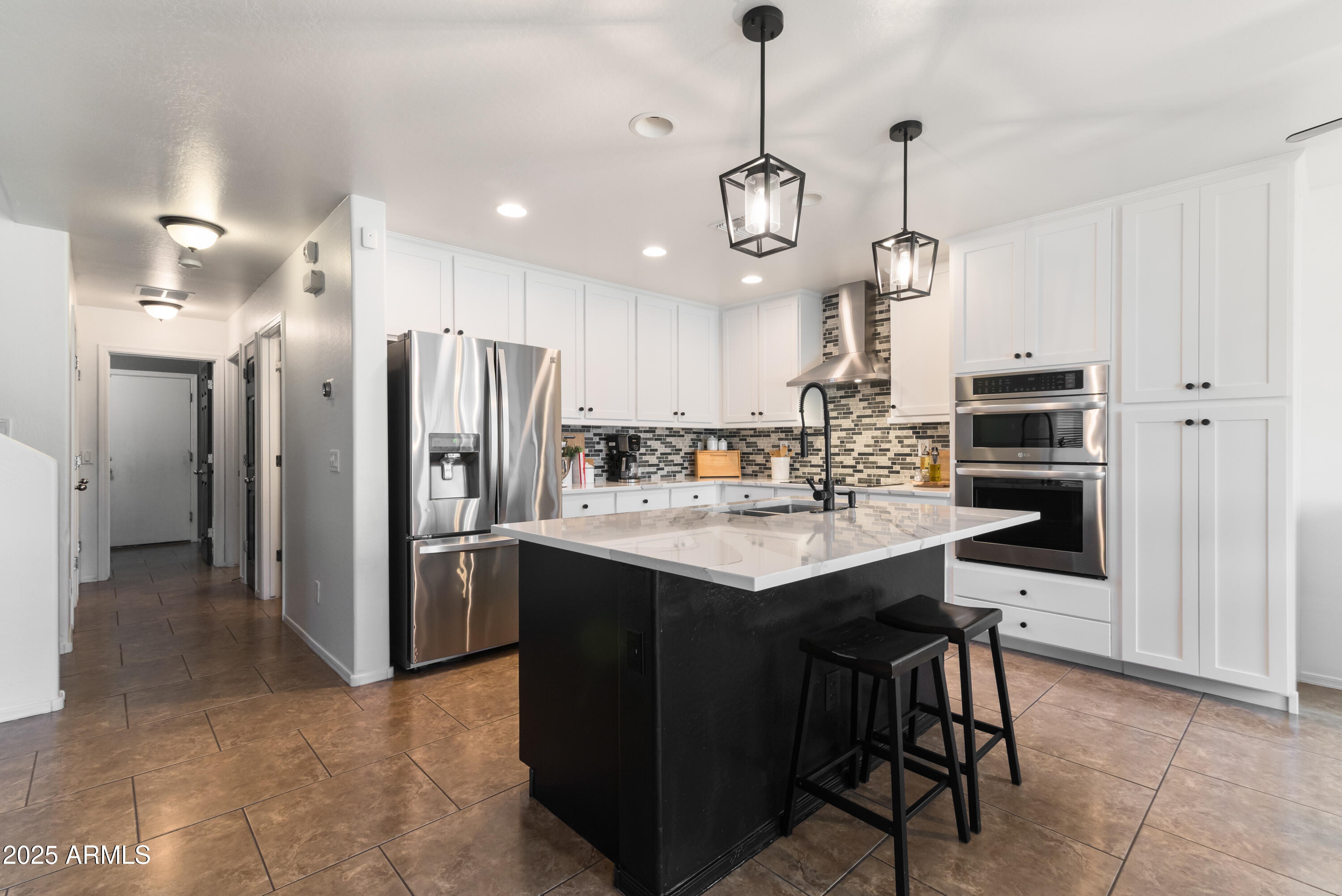 41172 W CAHILL Drive