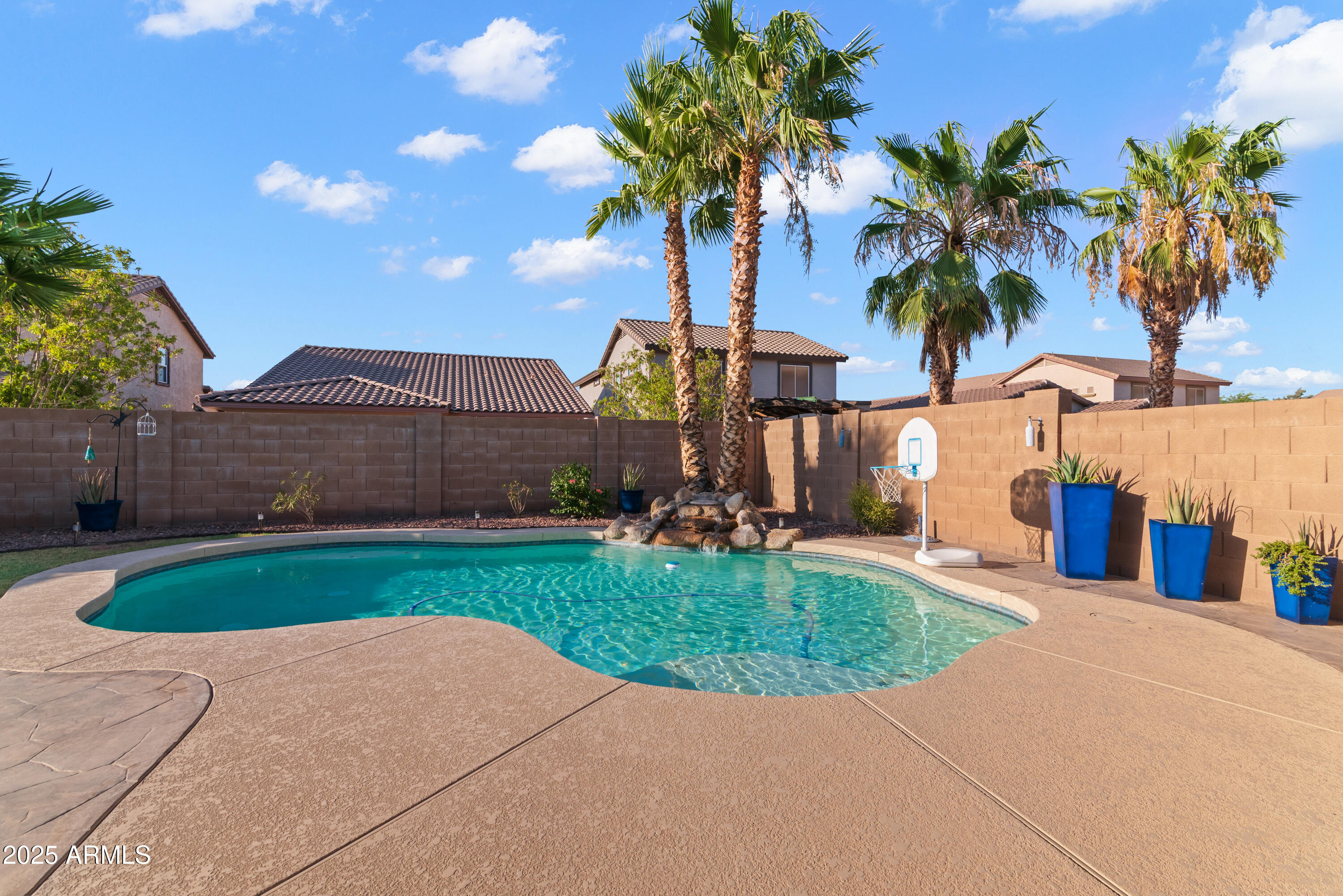41172 W CAHILL Drive