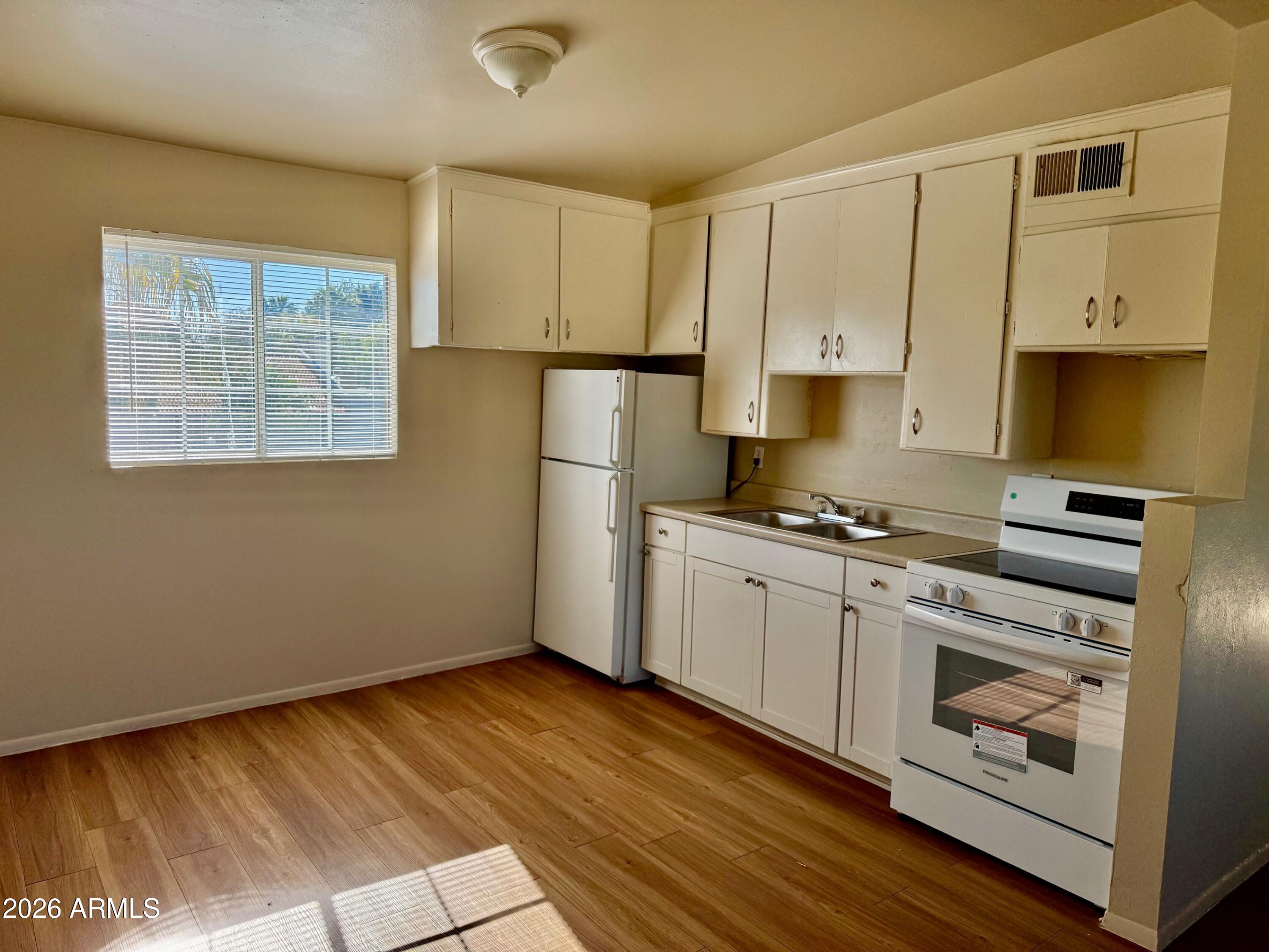 2150 W Missouri Avenue 213