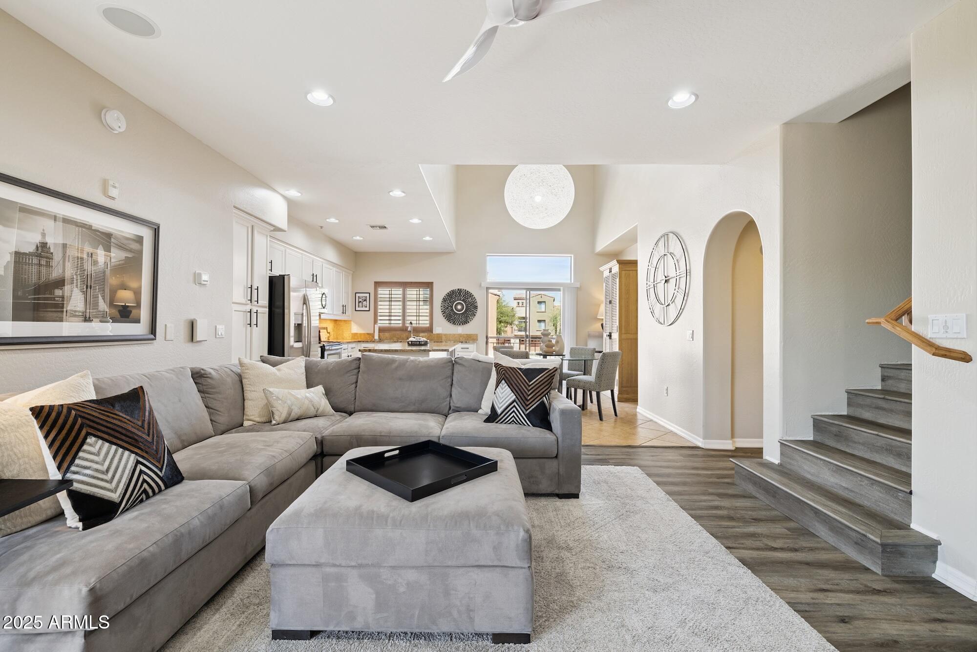 3935 E ROUGH RIDER Road 1024