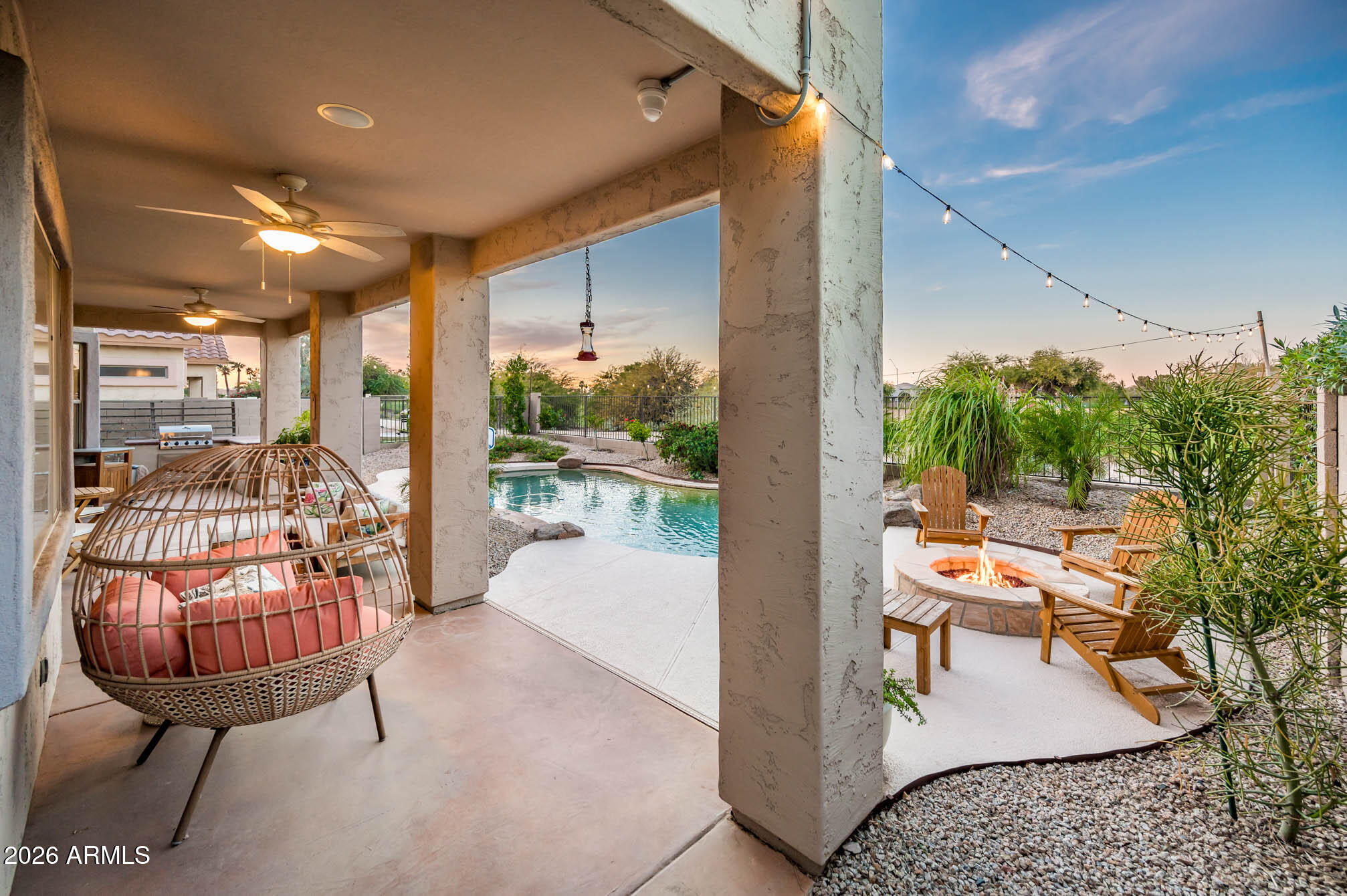 2442 E GLASS Lane