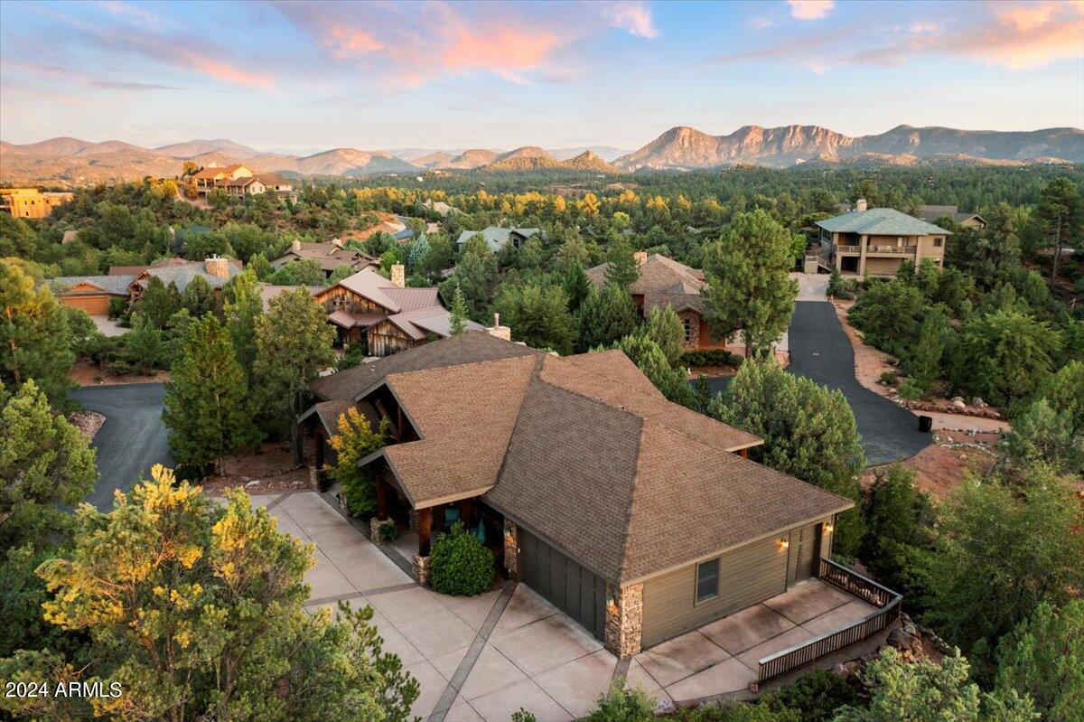 2304 E BLUE BELL Circle