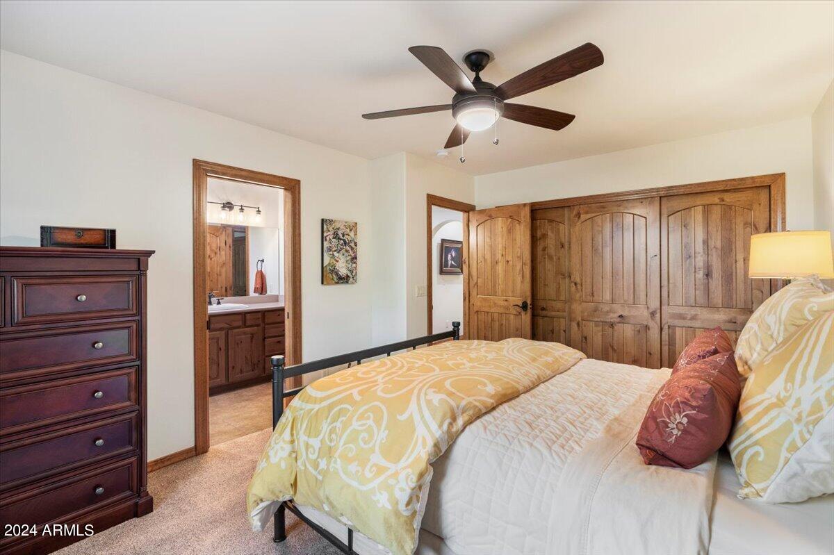 2304 E BLUE BELL Circle