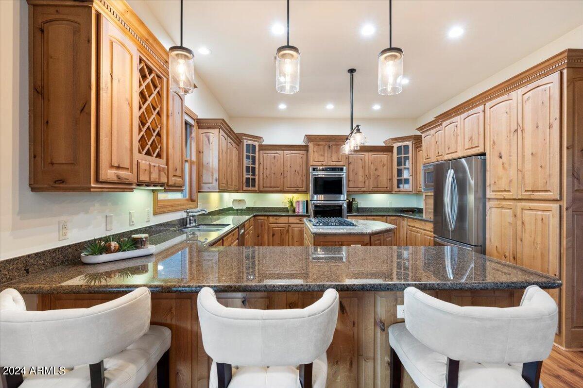 2304 E BLUE BELL Circle