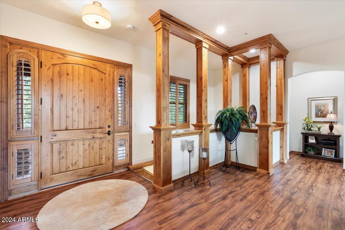 2304 E BLUE BELL Circle