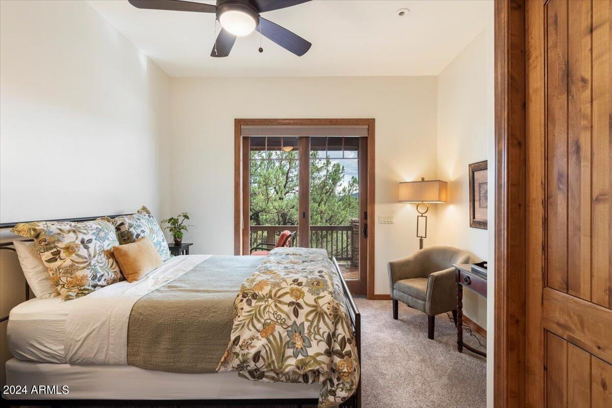 2304 E BLUE BELL Circle