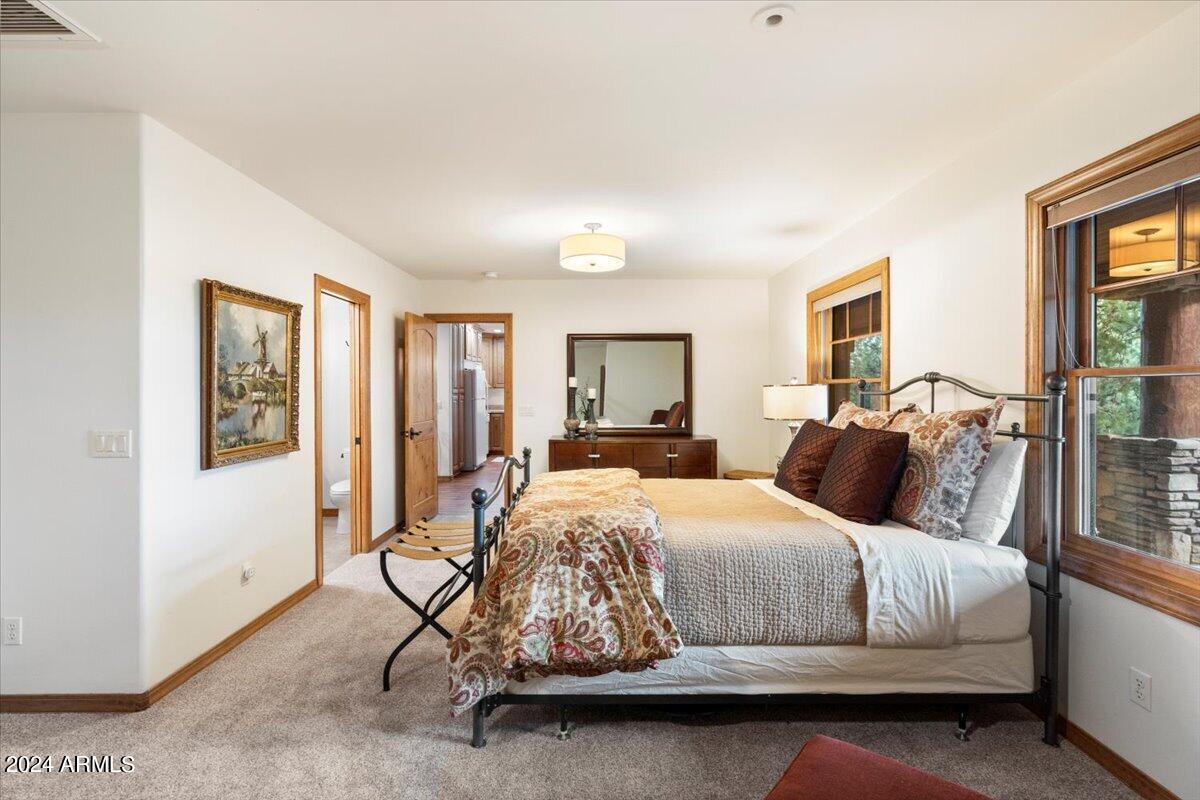 2304 E BLUE BELL Circle