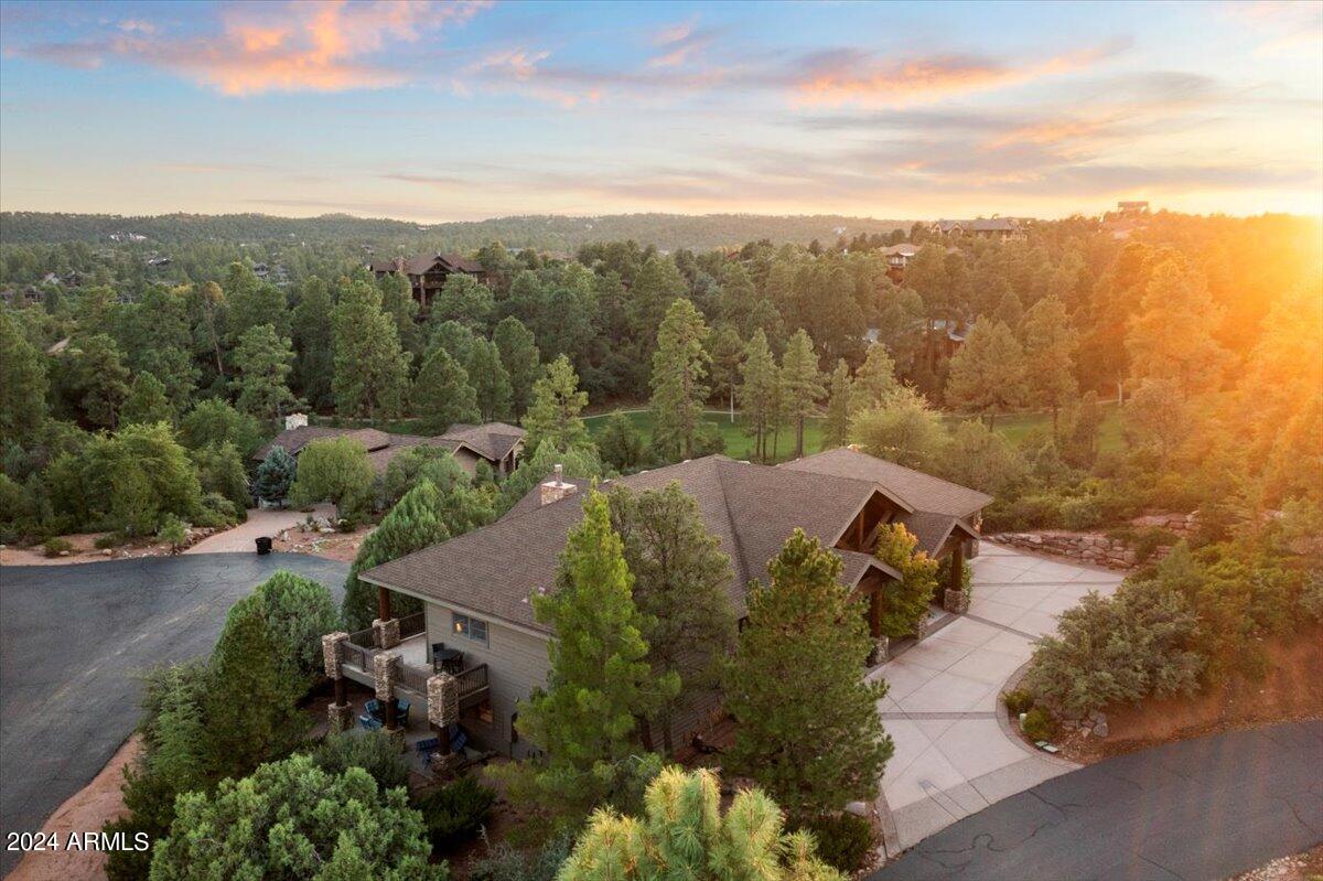 2304 E BLUE BELL Circle